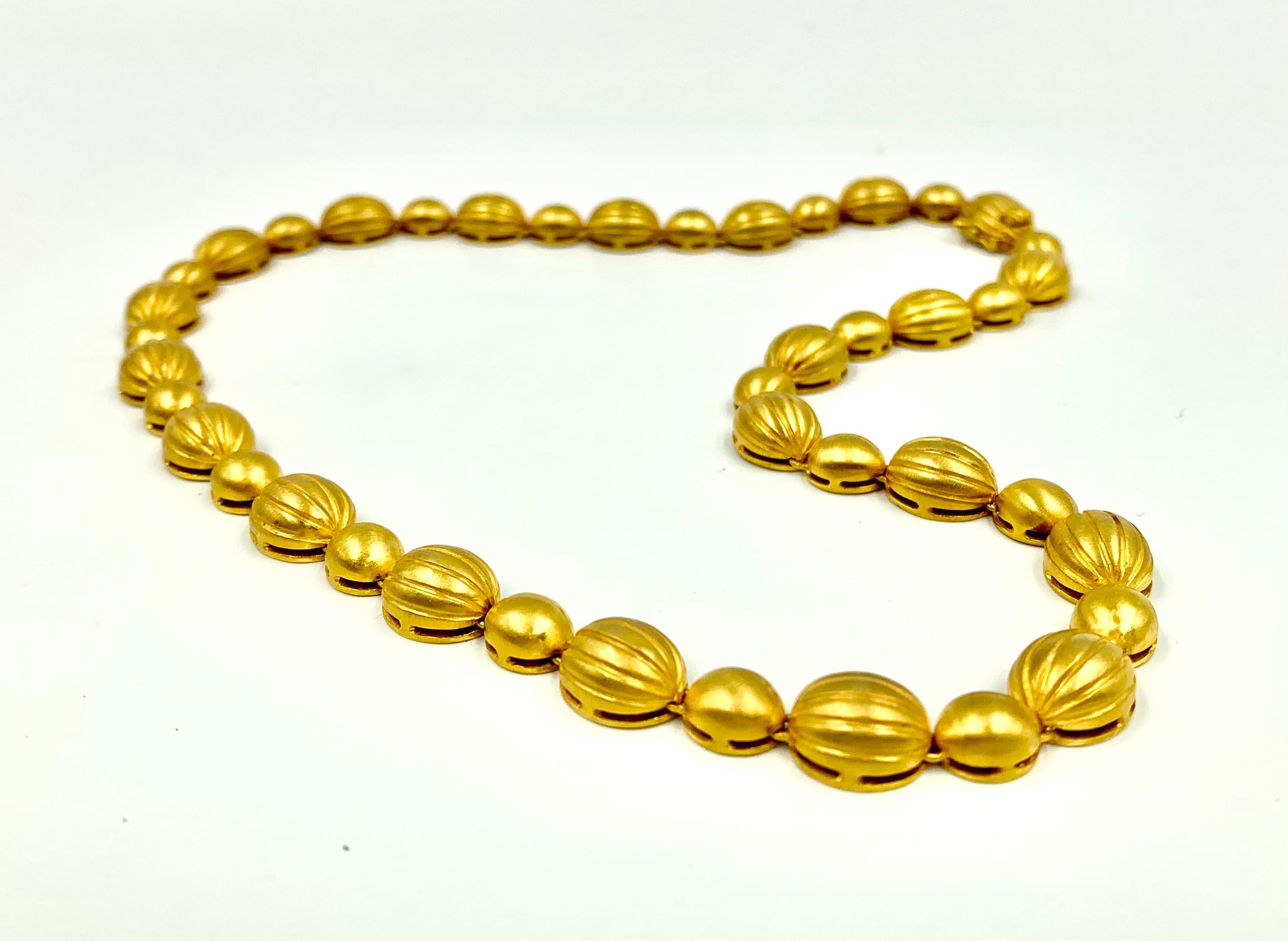 Transformable Halskette im byzantinischen Stil Reticulated 18K Gelbgold Kreuzdesign im Angebot 7