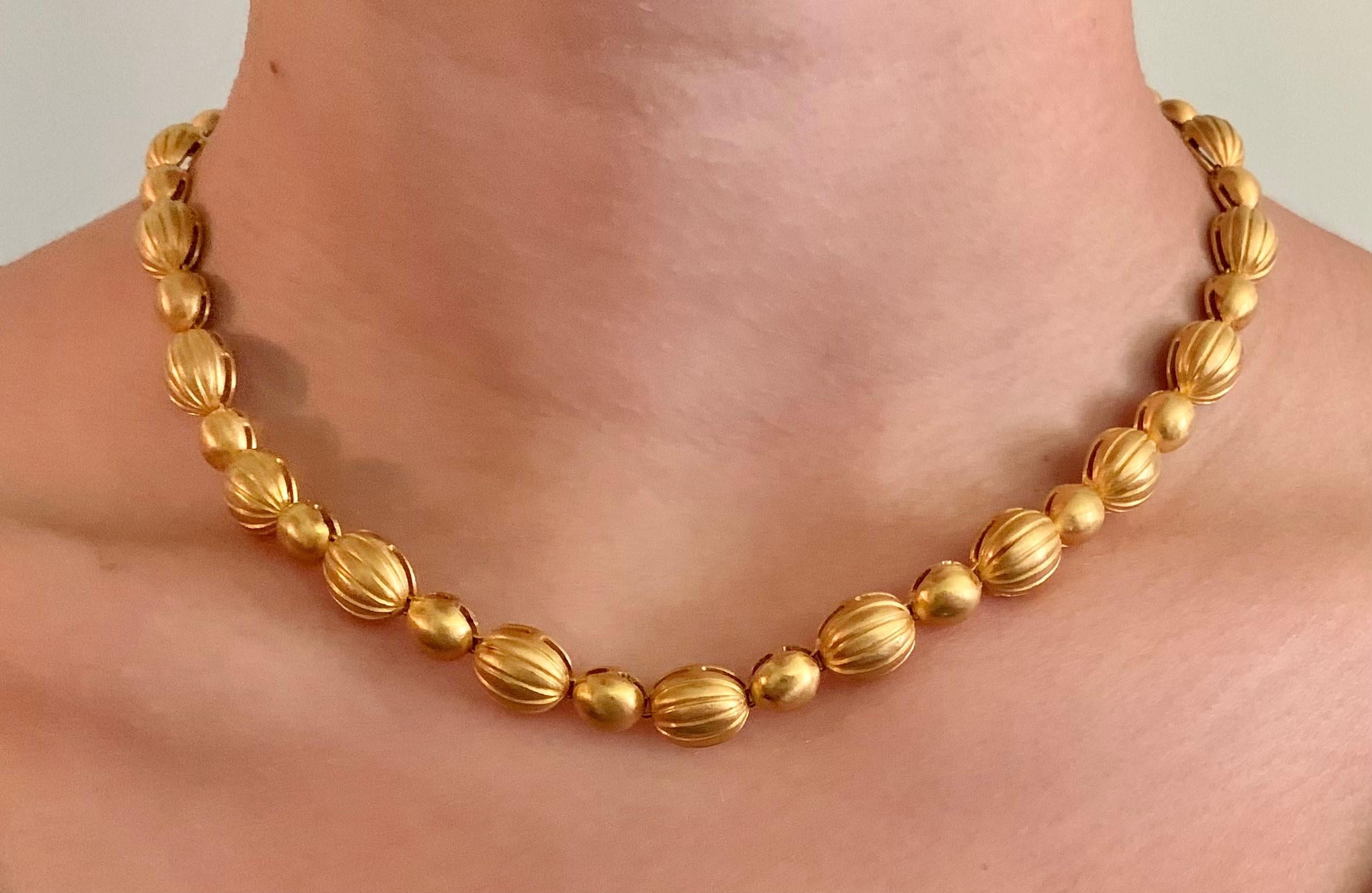 Transformable Halskette im byzantinischen Stil Reticulated 18K Gelbgold Kreuzdesign im Angebot 3