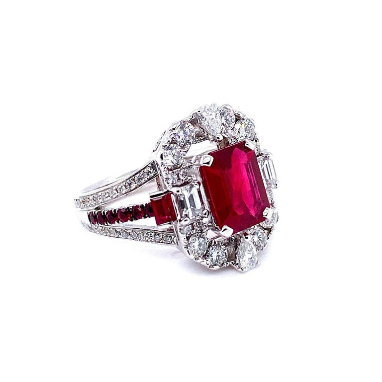 Bague En Or Blanc 18k Avec Rubis Sang De Pigeon Et Diamants - 2.28 Carats, Taille 54 - Neuf Avec étiquettes