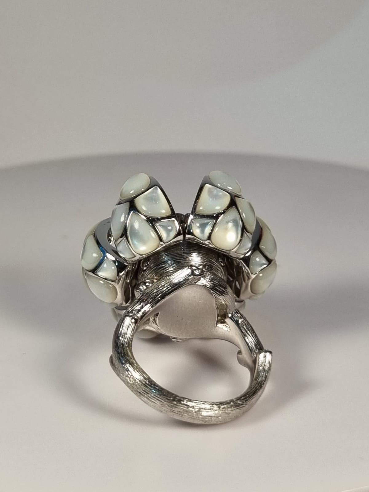 Umgekehrter Barnacle-Ring mit Diamanten und Mondstein aus 18k Weißgold für Damen oder Herren im Angebot