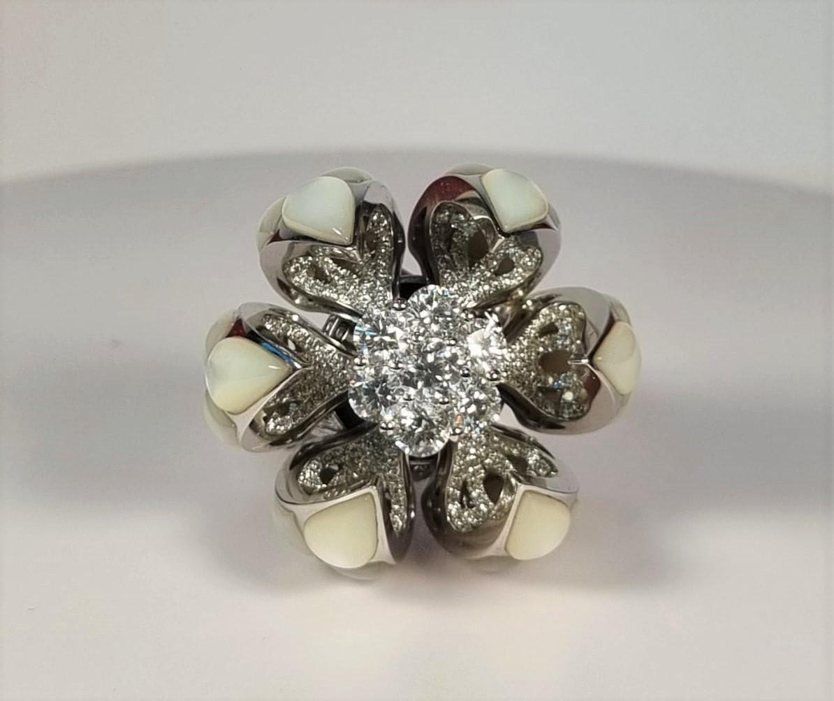 Umgekehrter Barnacle-Ring mit Diamanten und Mondstein aus 18k Weißgold im Angebot 3