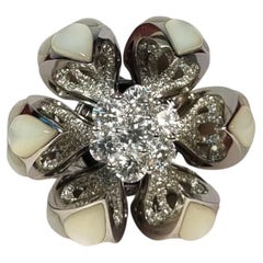 Umgekehrter Barnacle-Ring mit Diamanten und Mondstein aus 18k Weißgold