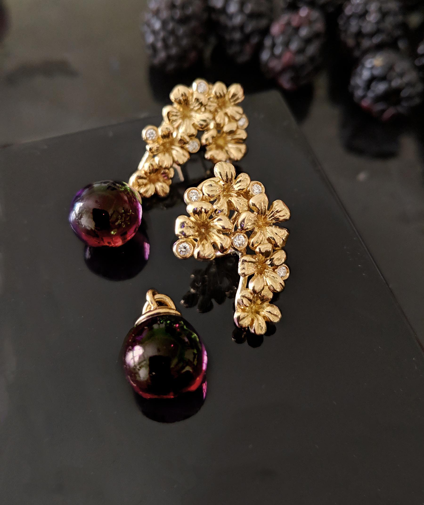 Taglio rotondo Orecchini da cocktail in stile moderno in oro giallo Transformer con diamanti e granati in vendita