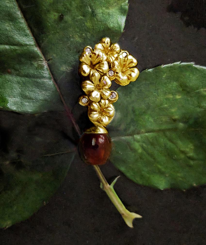 Donna Orecchini da cocktail in stile moderno in oro giallo Transformer con diamanti e granati in vendita