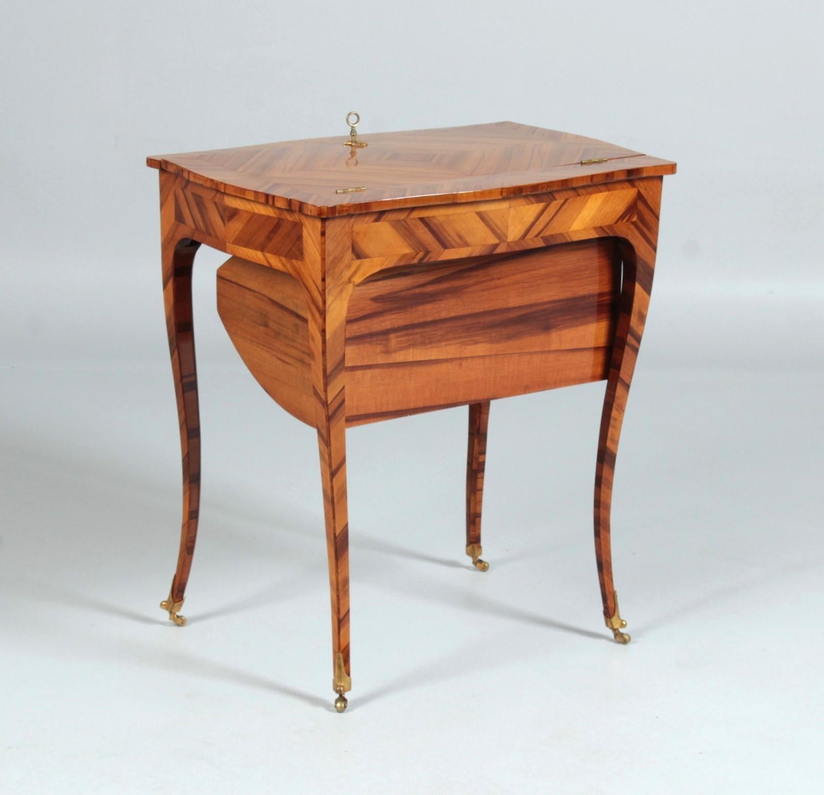 Transforming Ladies Desk, so called Secretaire a Culbute, France, 19th Century For Sale 4