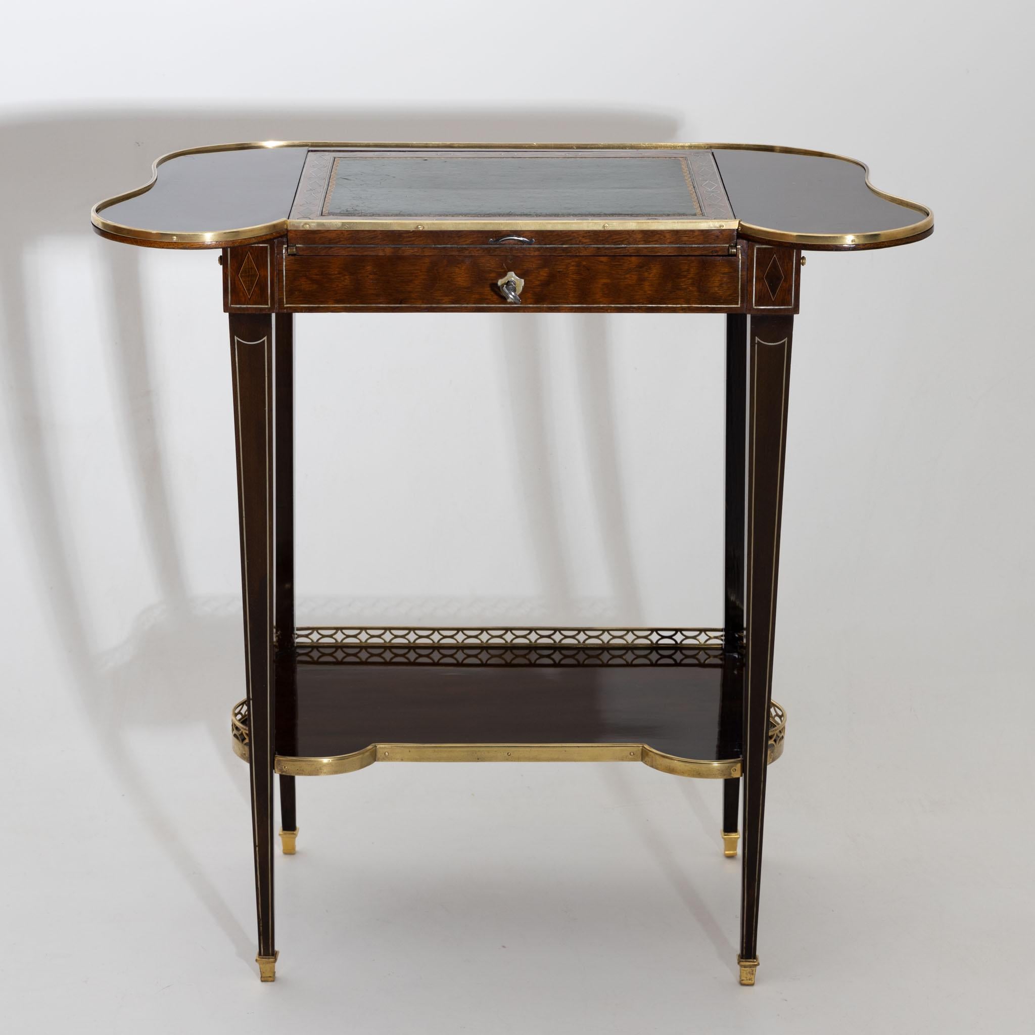French Transforming Table by Martin-Guillaume Biennais, Consulat Period, France circa 1 For Sale