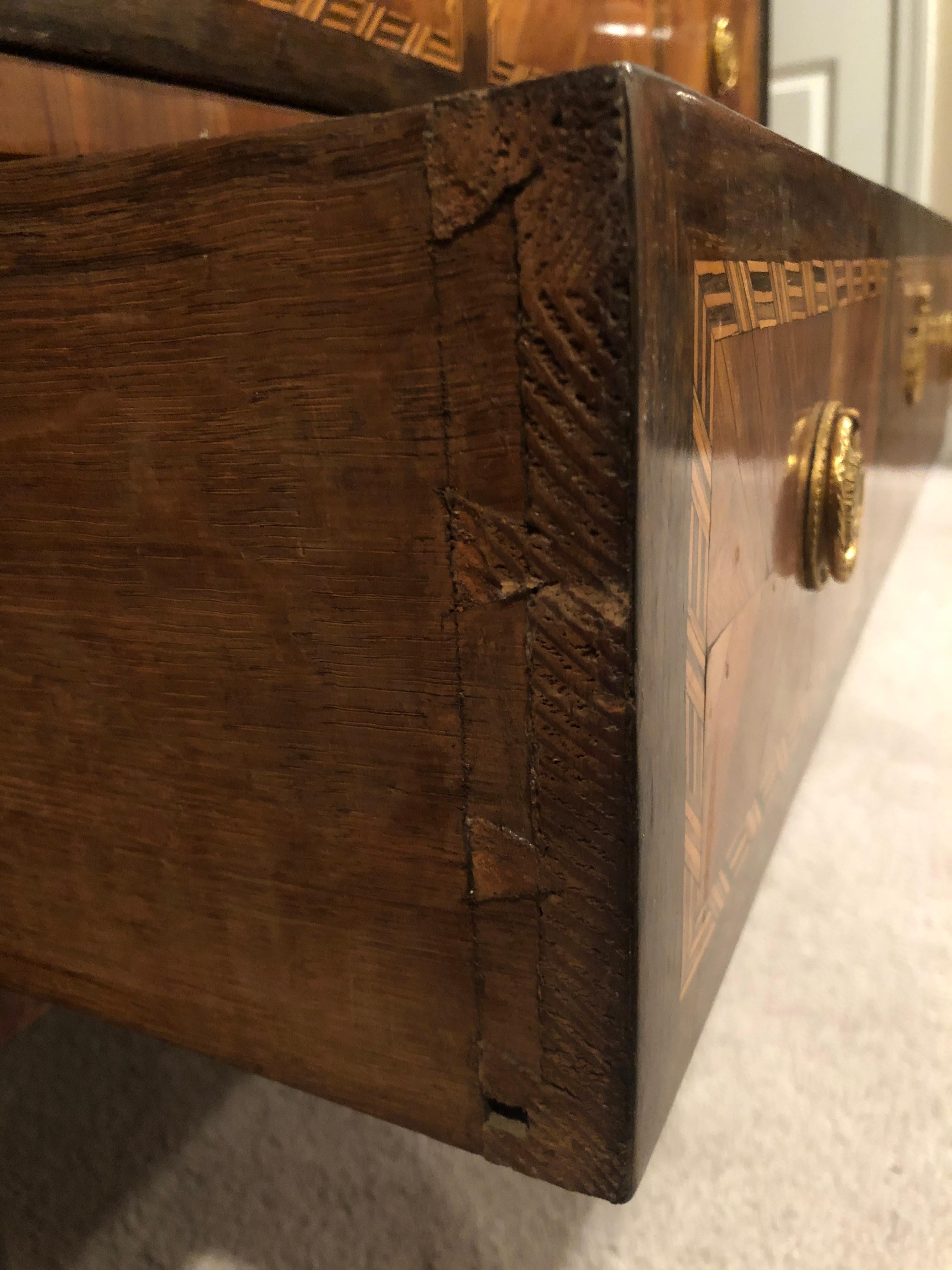 Transition Chest of Drawers, France, 1780 In Good Condition In Belmont, MA
