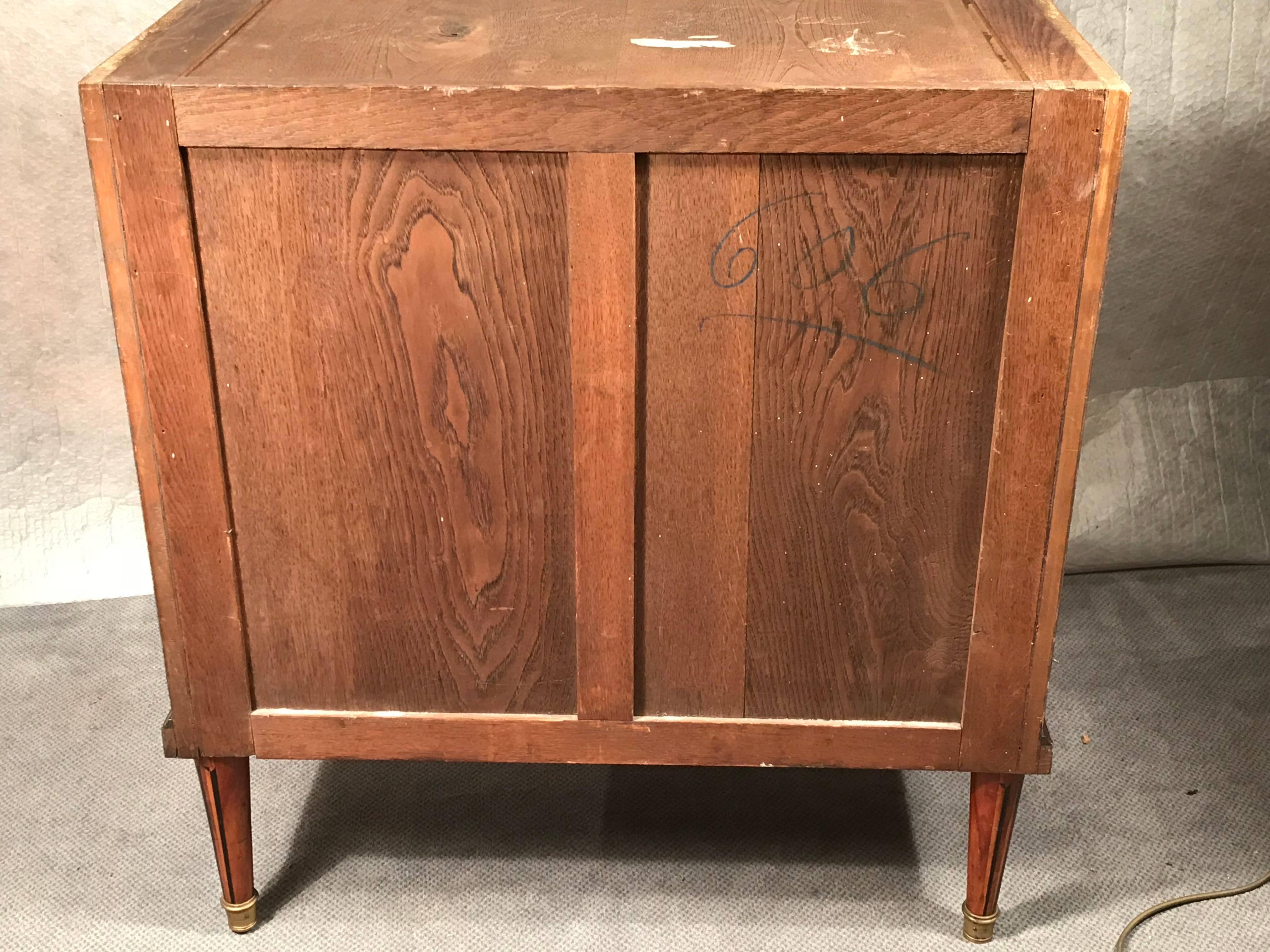 Transition Commode, France Beginning of 19th Century In Good Condition In Belmont, MA