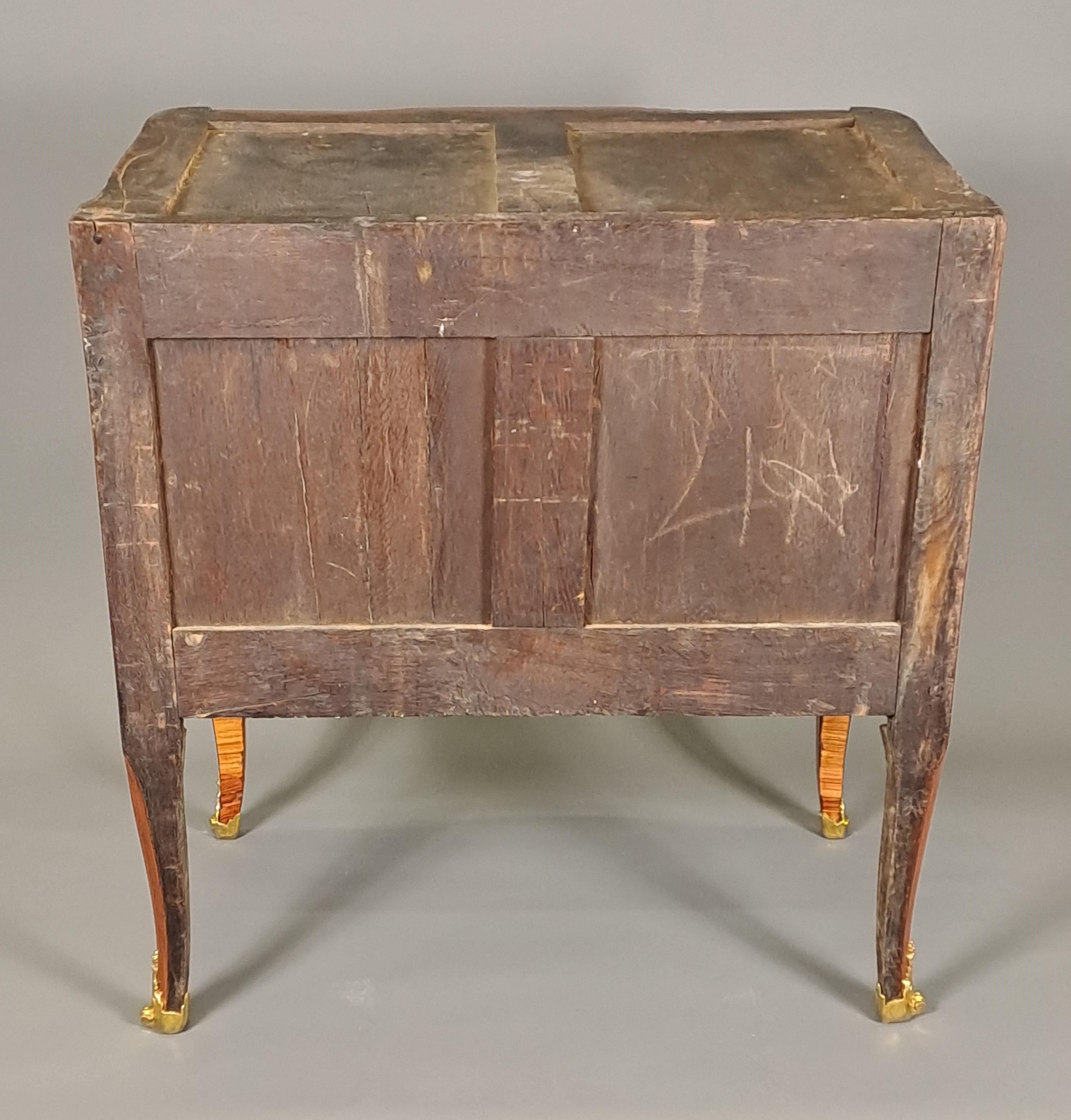Commode di transizione con timbro Jean-Baptiste I. Tuart in vendita 1