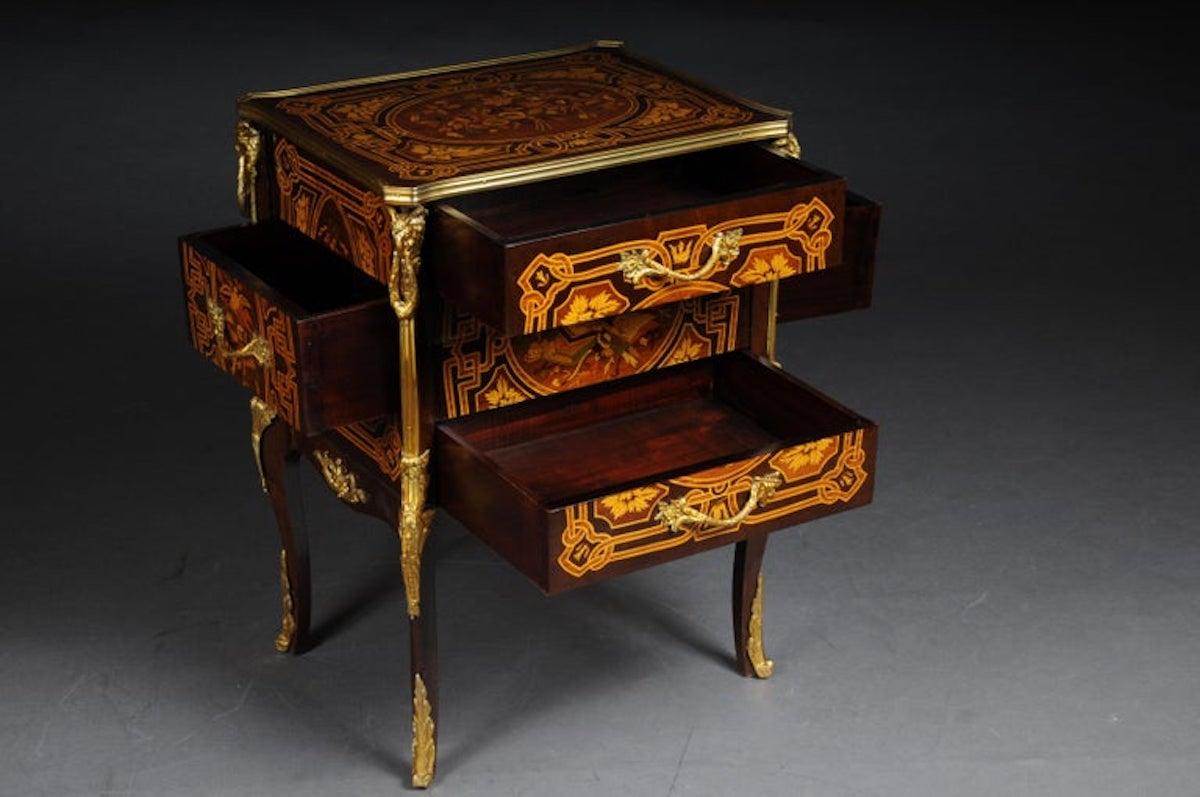 Marqueterie Tavolino di transizione Cassettiera Napoleone III intarsiata in vendita