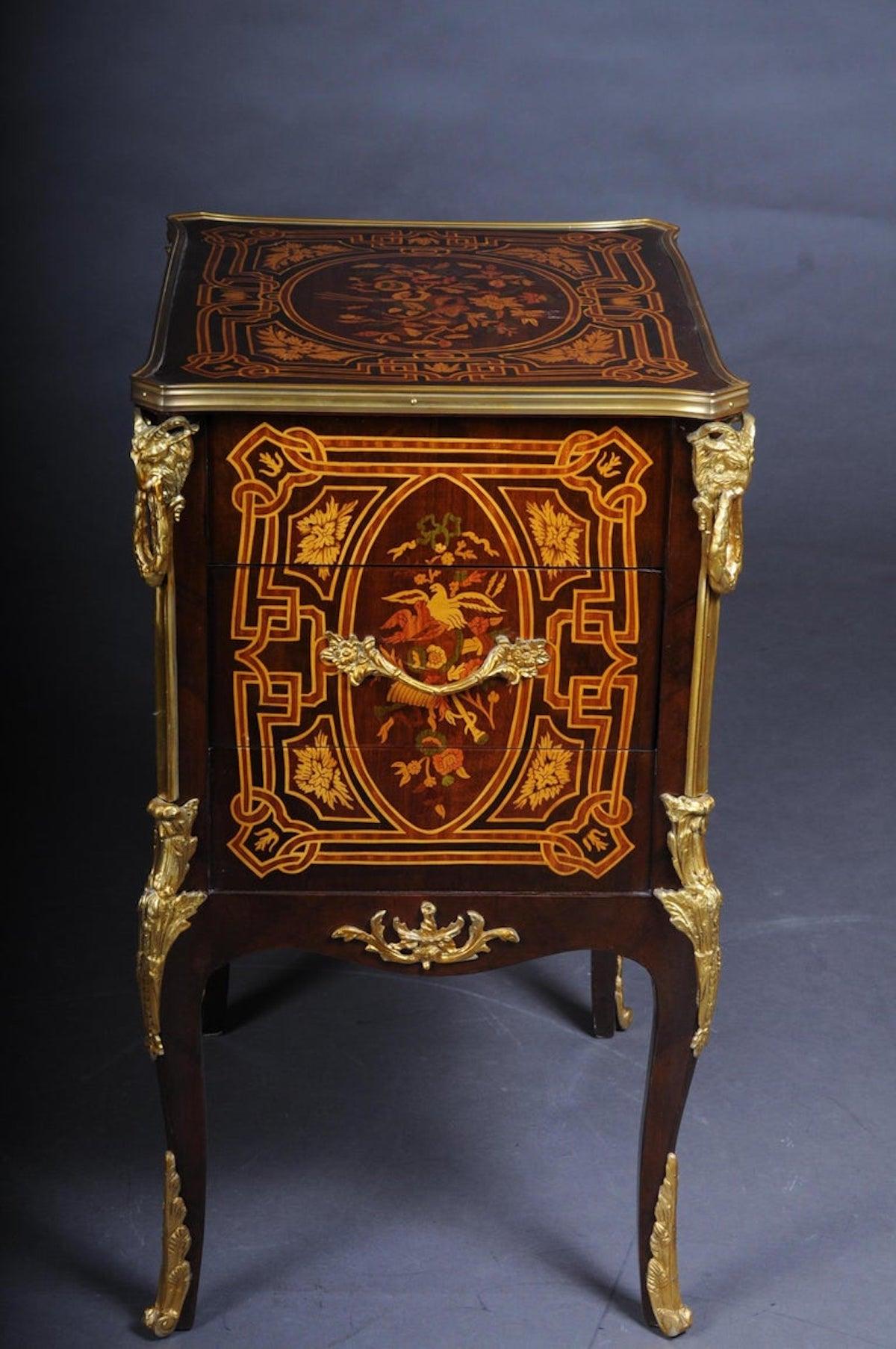 Tavolino di transizione Cassettiera Napoleone III intarsiata in vendita 2