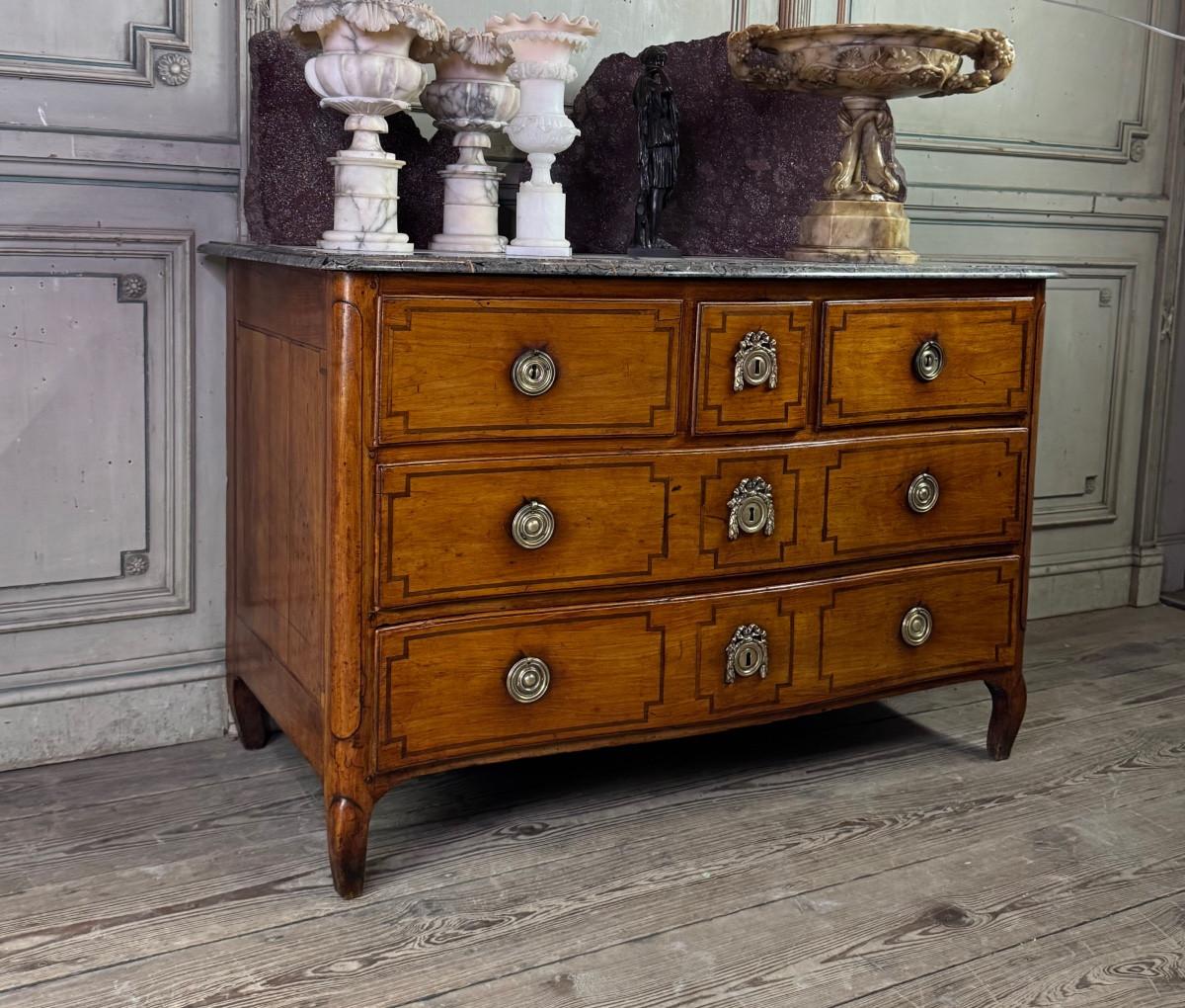 Luigi XV Cassettiera in legno di ciliegio in stile di transizione, XVIII secolo in vendita