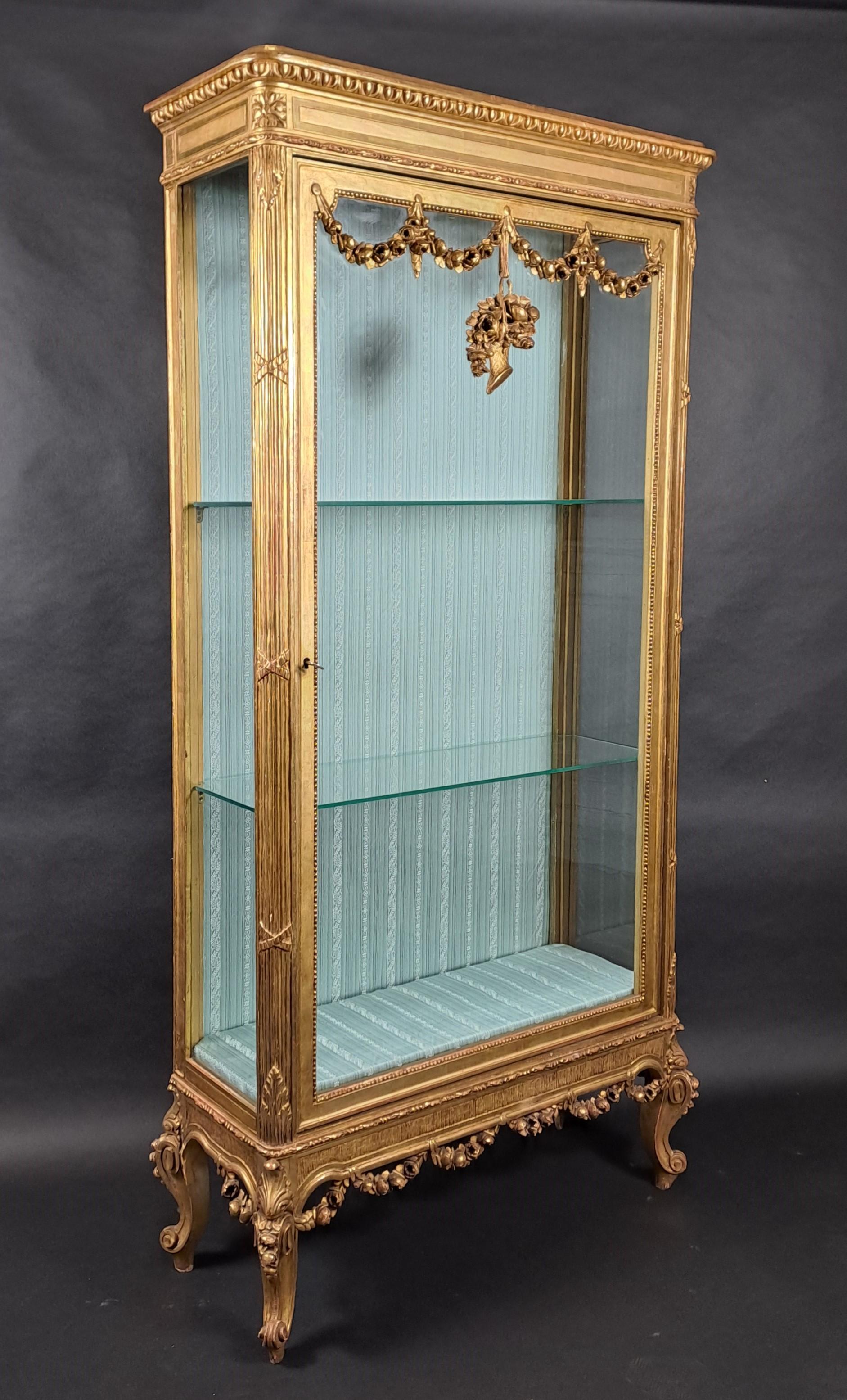 Transition Style Vitrine In Golden Wood From The 19th Century For Sale 4