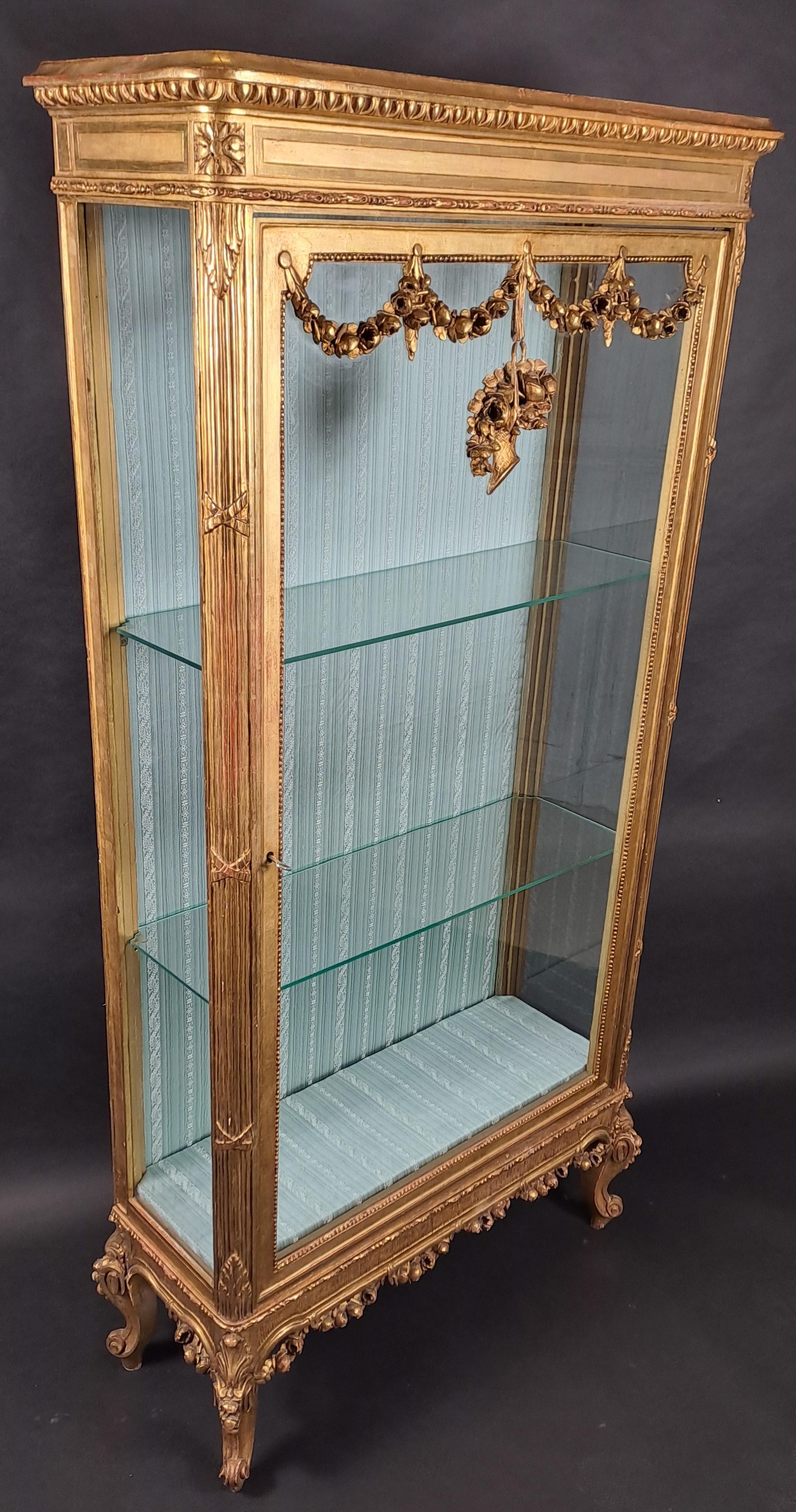Transition Style Vitrine In Golden Wood From The 19th Century For Sale 3