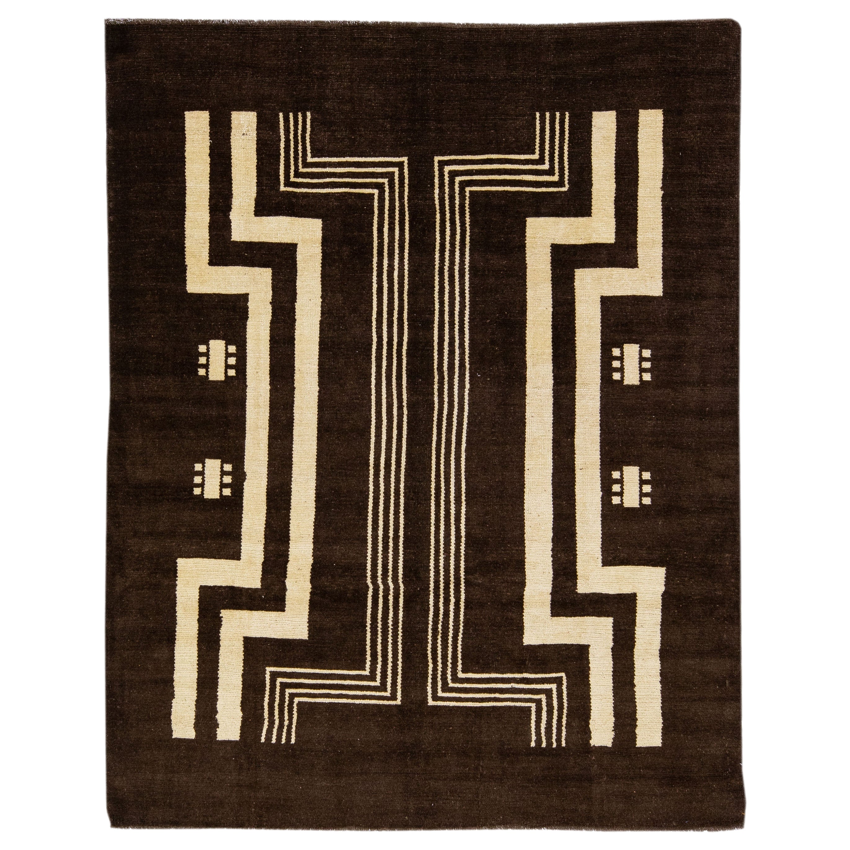 Tapis Art Déco transitionnel en laine marron foncé fait à la main avec motif tribal par Apadana en vente