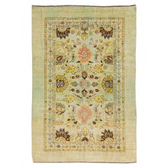 Grüner handgefertigter, geblümter Wollteppich im Art-Déco-Stil von Apadana