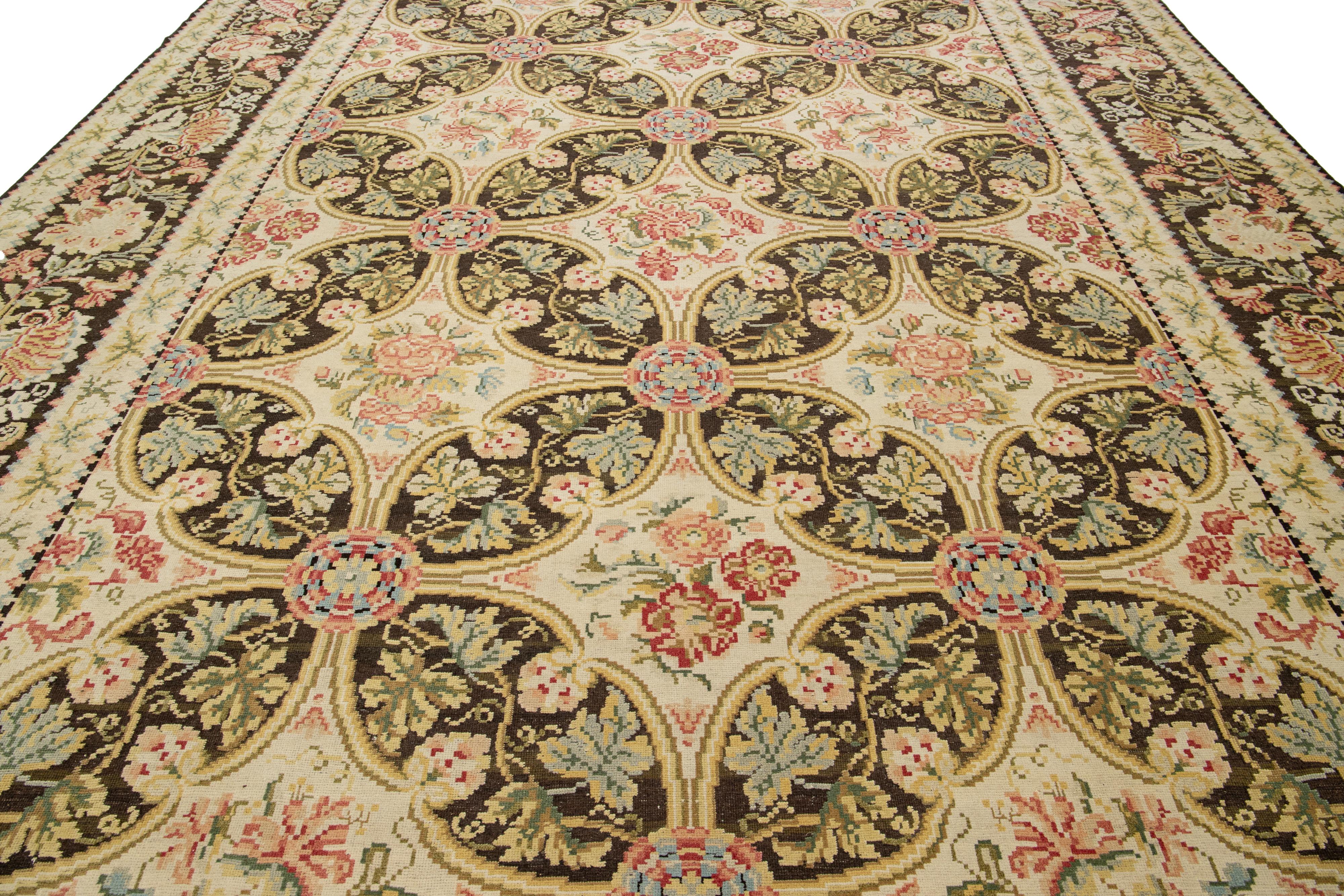 Transitional Basserabian Flatweave Wool Rug With French Motifs For Sale 1
