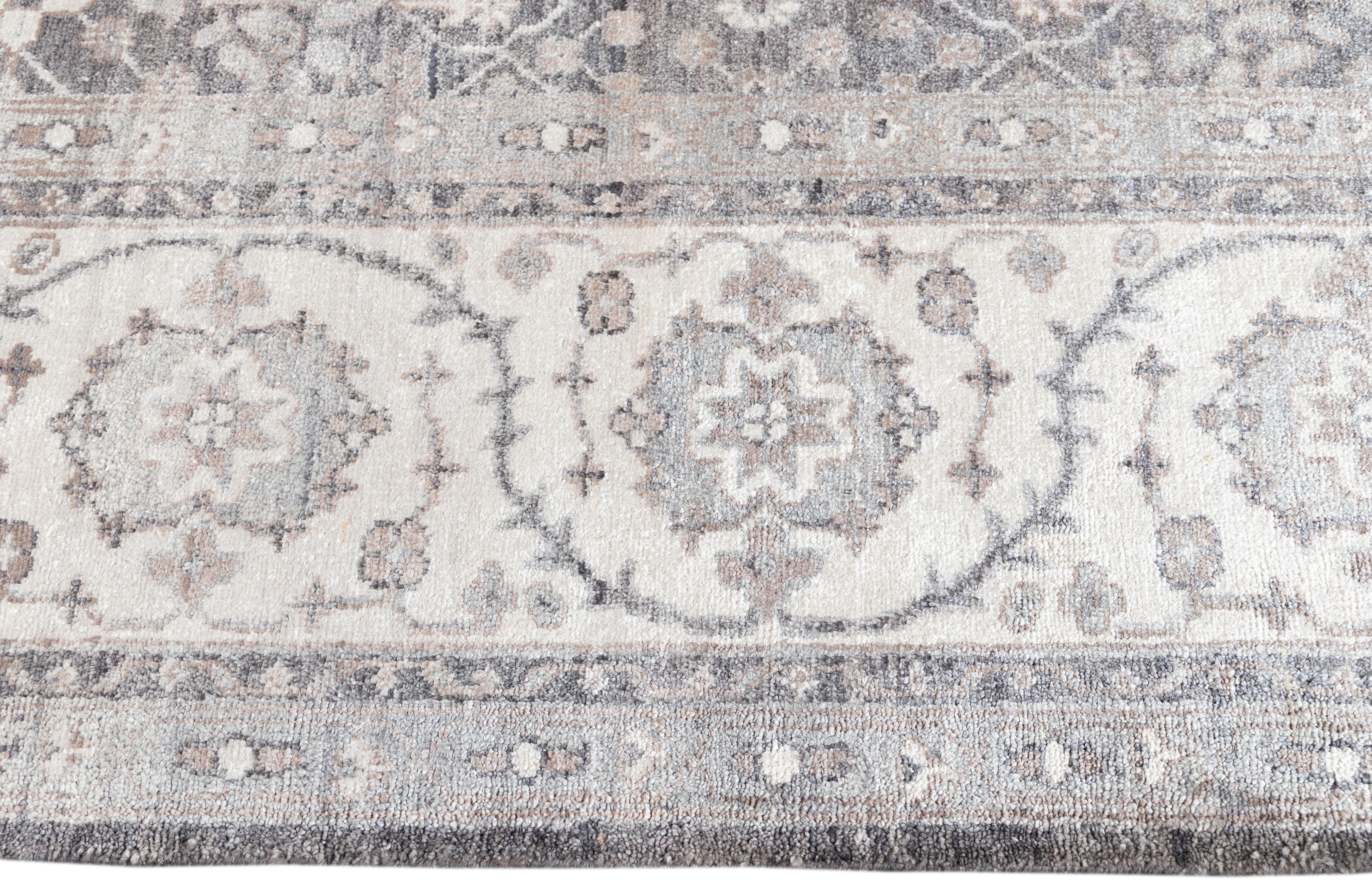 Transitional Blue & Ivory Silk Area Rug In Excellent Condition In Norwalk, CT