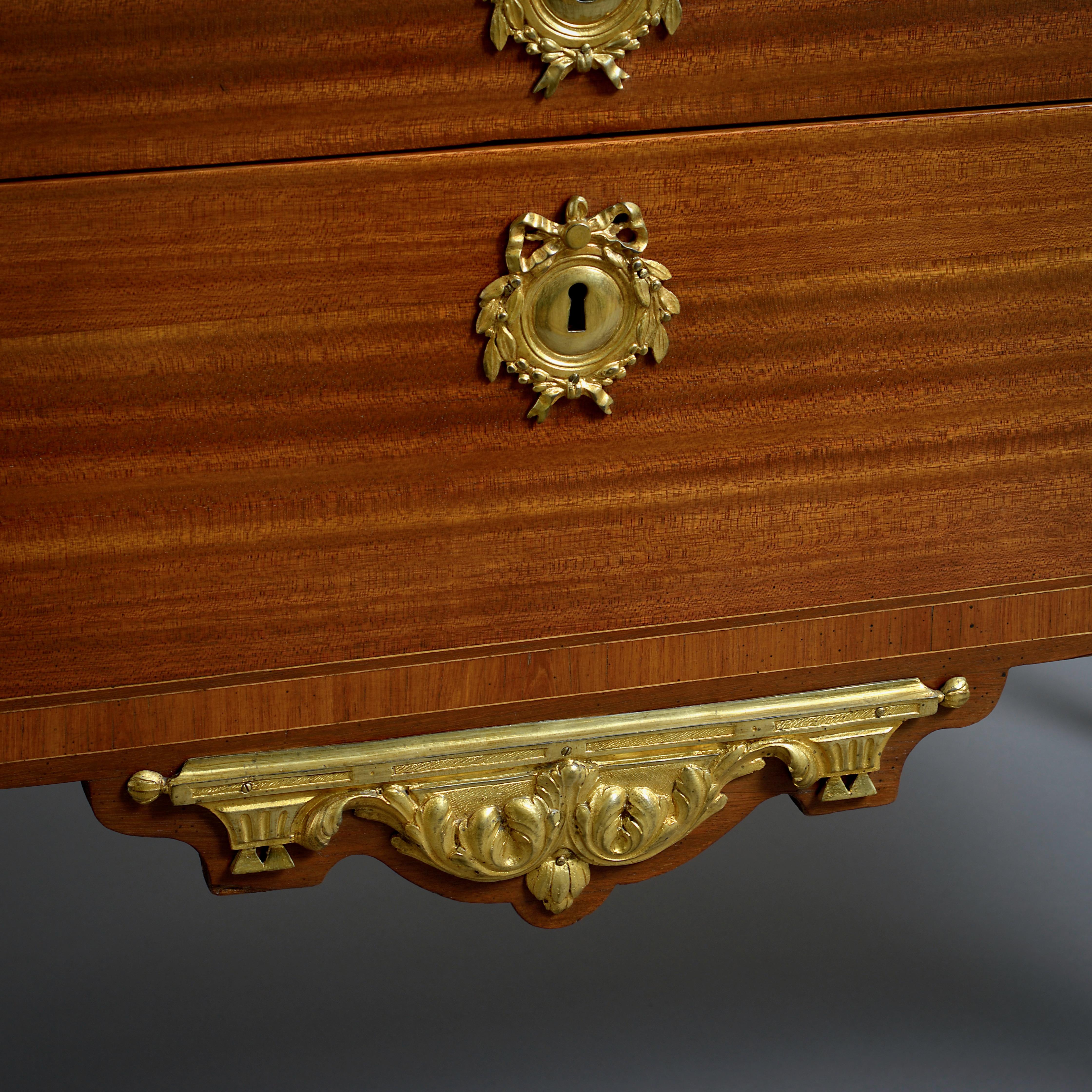Marbre de Carrare Commode transitionnelle de Jean-Baptiste Tuart et Ferdinand Bury en vente