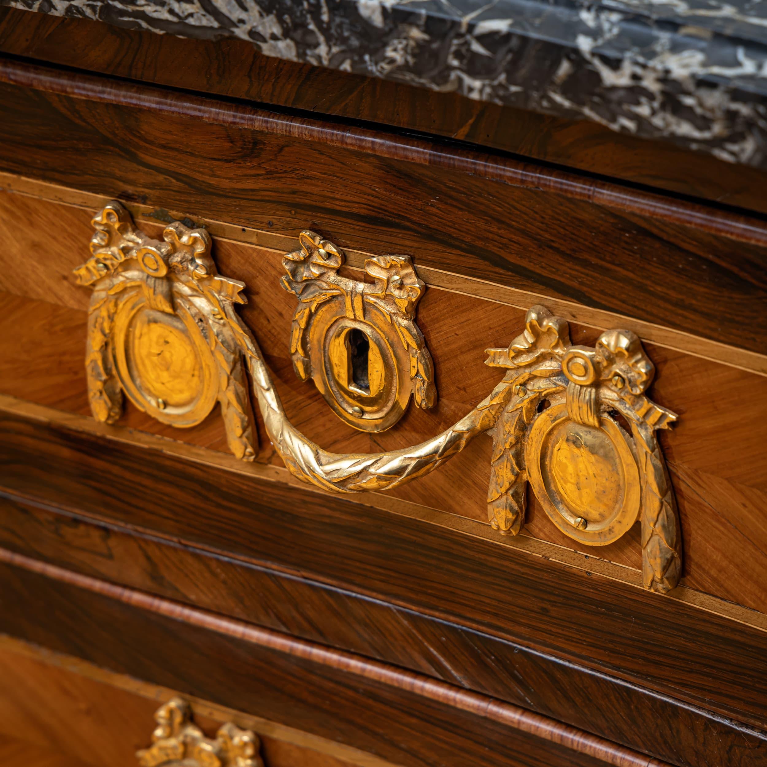 Transitional Commode, France, Second Half of the 18th Century For Sale 2