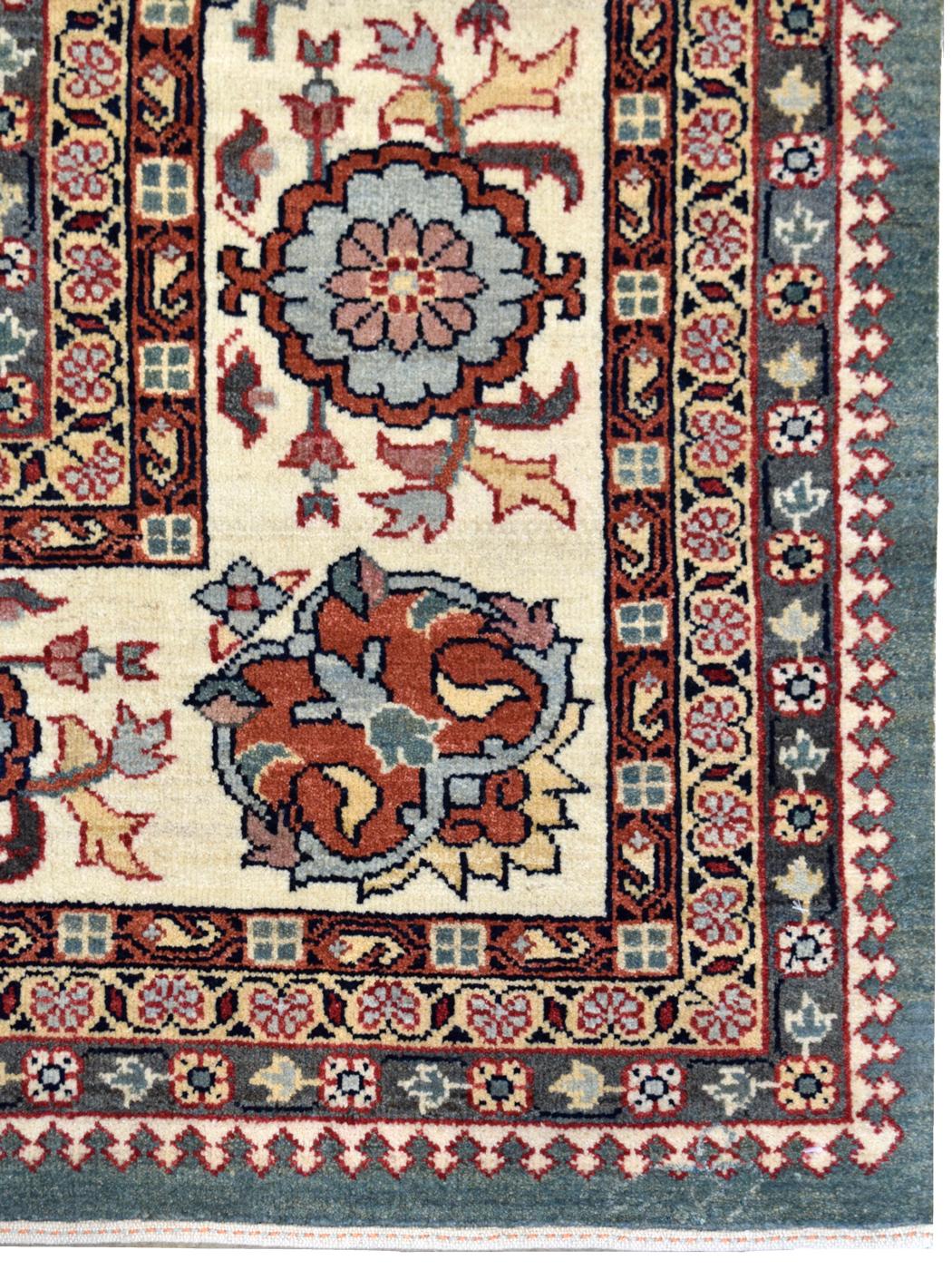 Tapis persan Bakhtiari en laine nouée à la main, crème, bleu, orange, rouge, 10' x 13'. en vente 2