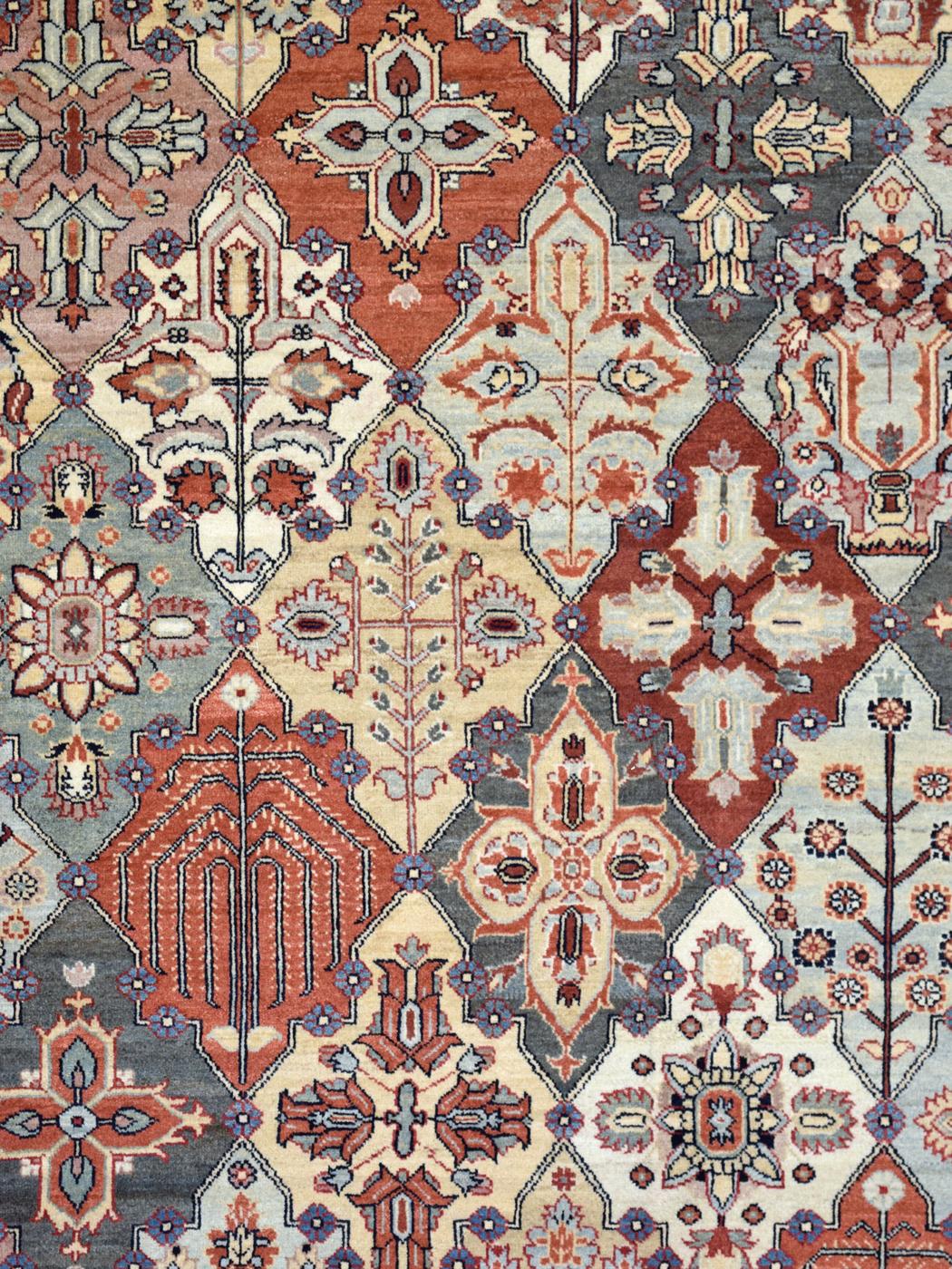Tribal Tapis persan Bakhtiari en laine nouée à la main, crème, bleu, orange, rouge, 10' x 13'. en vente