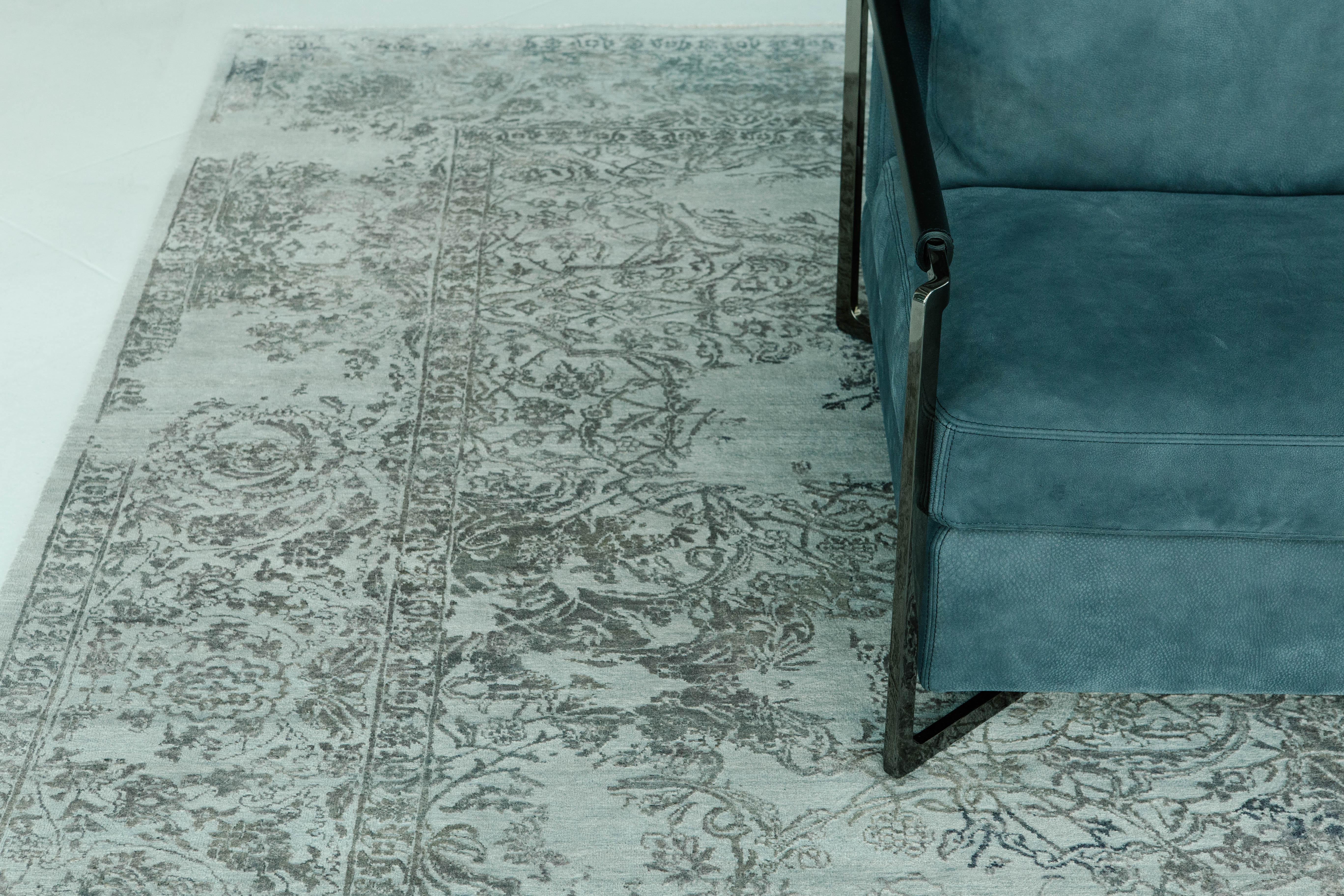 Hand-Knotted Transitional Design Allure Rug Renato For Sale