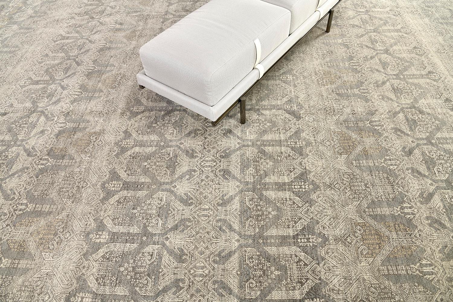 Hand-Knotted Transitional Design Rug Allure Dixson For Sale