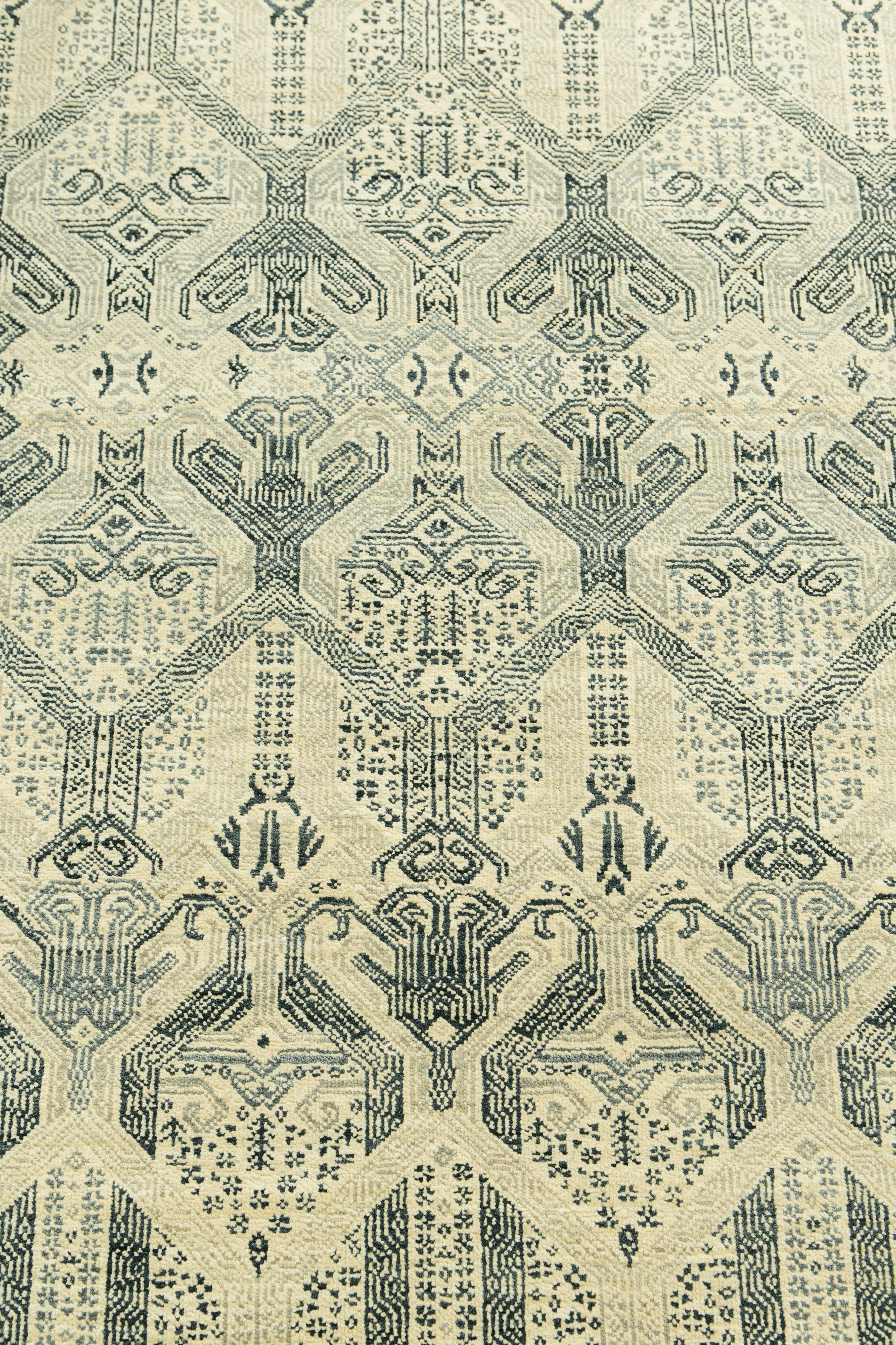 Transitional Design Rug Allure Dixson from Mehraban For Sale 8