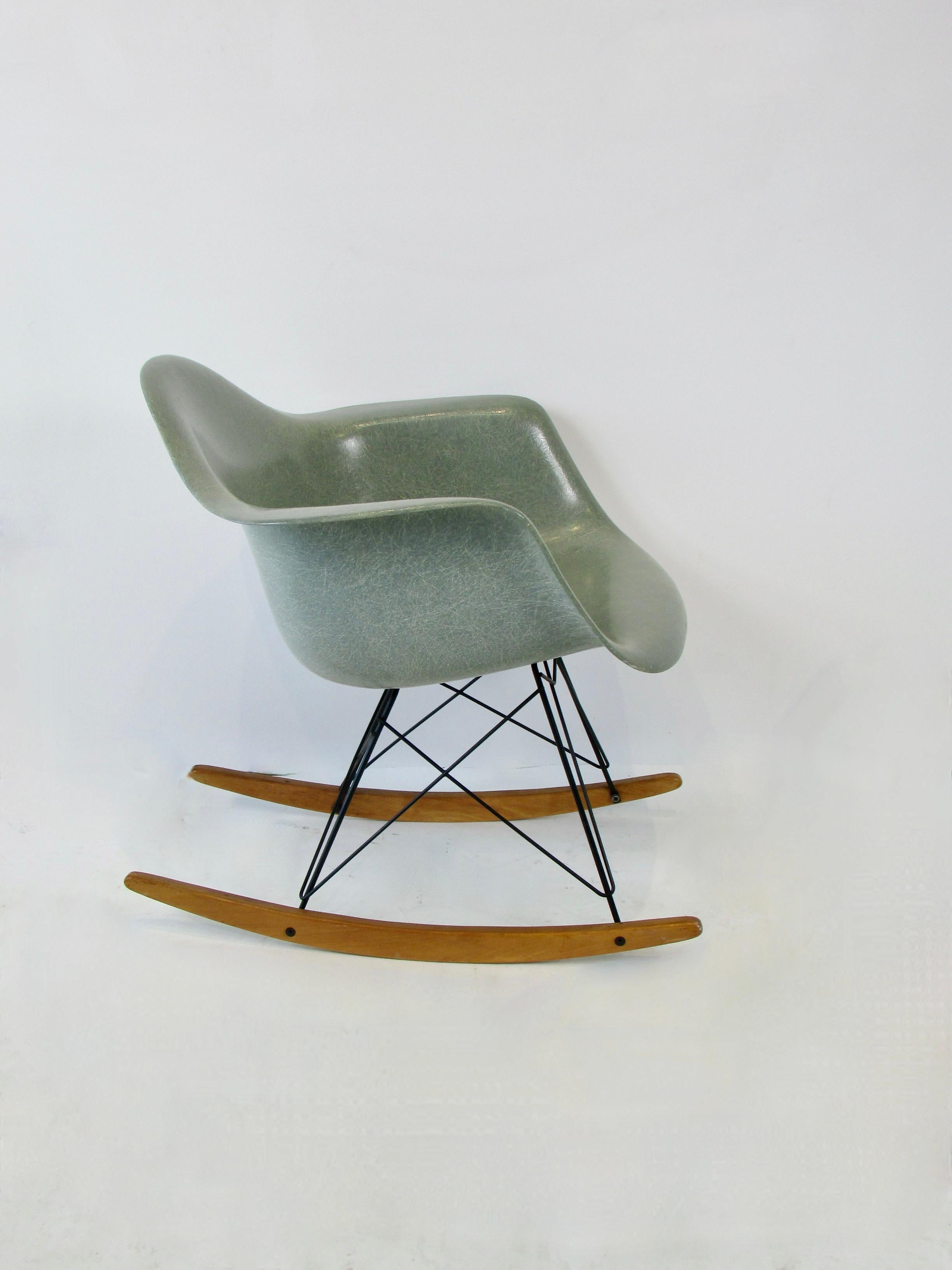 Steel Transitional Eames for Herman Miller Fiberglass RAR Rocking Chair For Sale