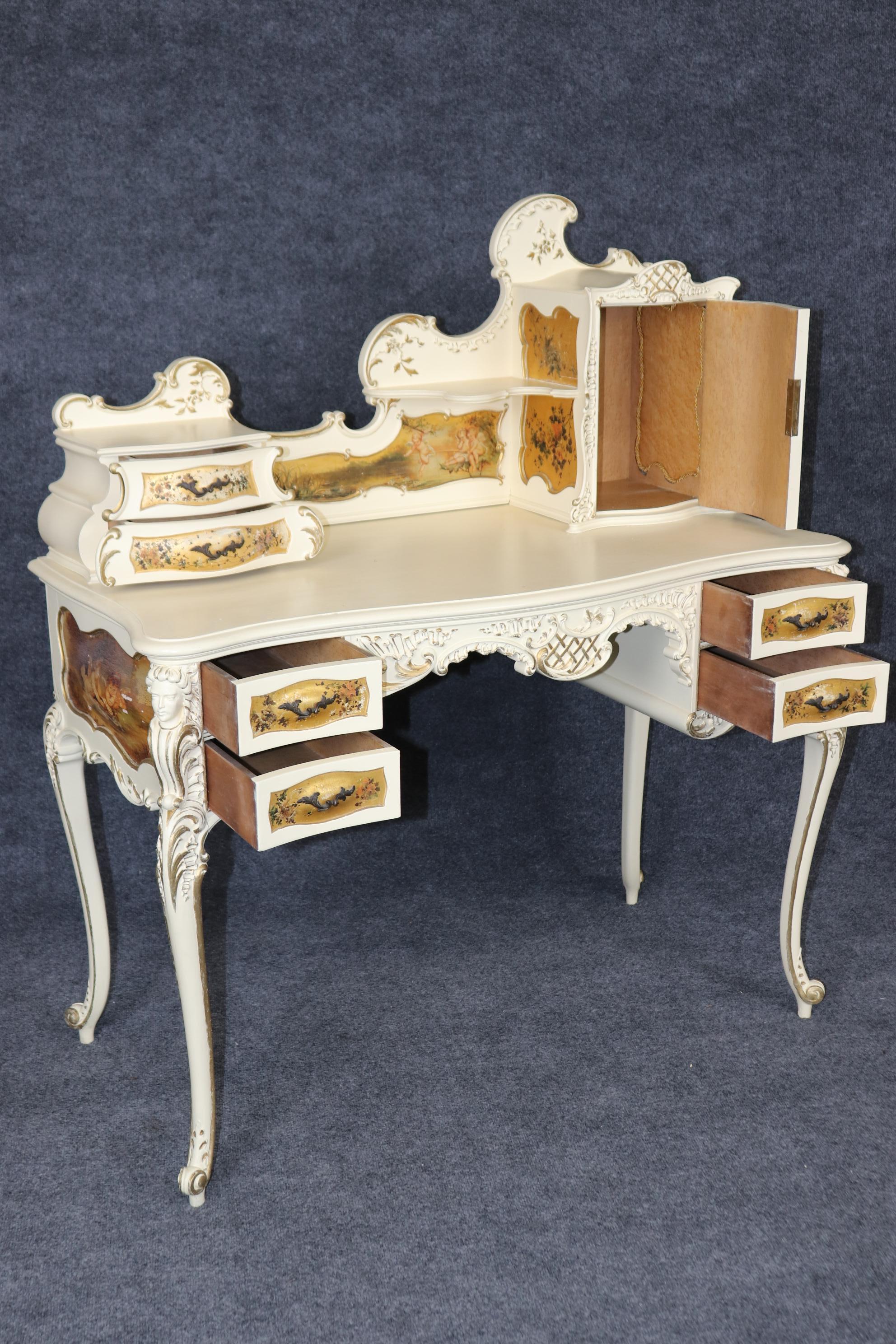 Coiffeuse française de style transition Louis XV Art nouveau décorée de figures figuratives pour femmes Bon état - En vente à Swedesboro, NJ