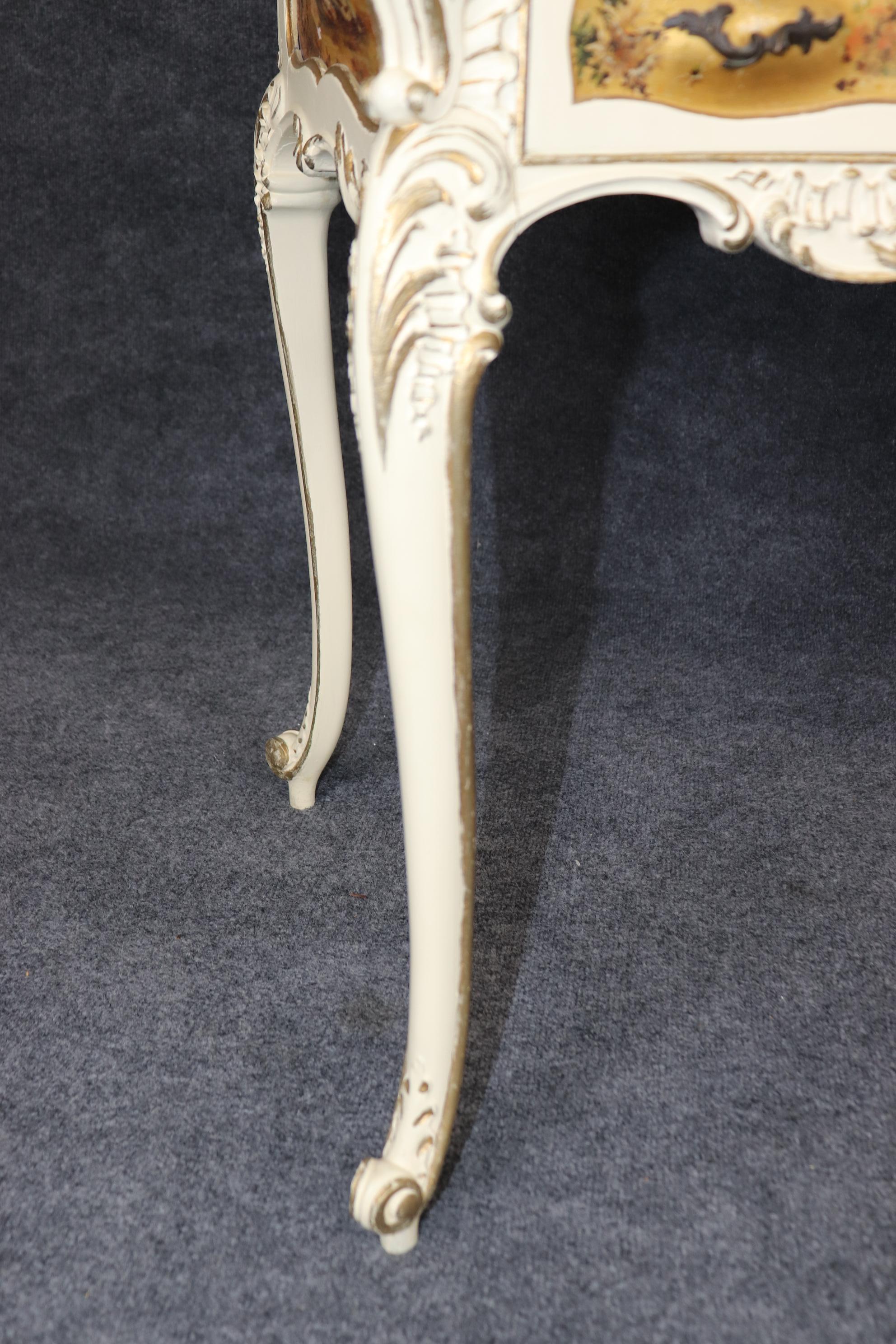 Coiffeuse française de style transition Louis XV Art nouveau décorée de figures figuratives pour femmes en vente 2