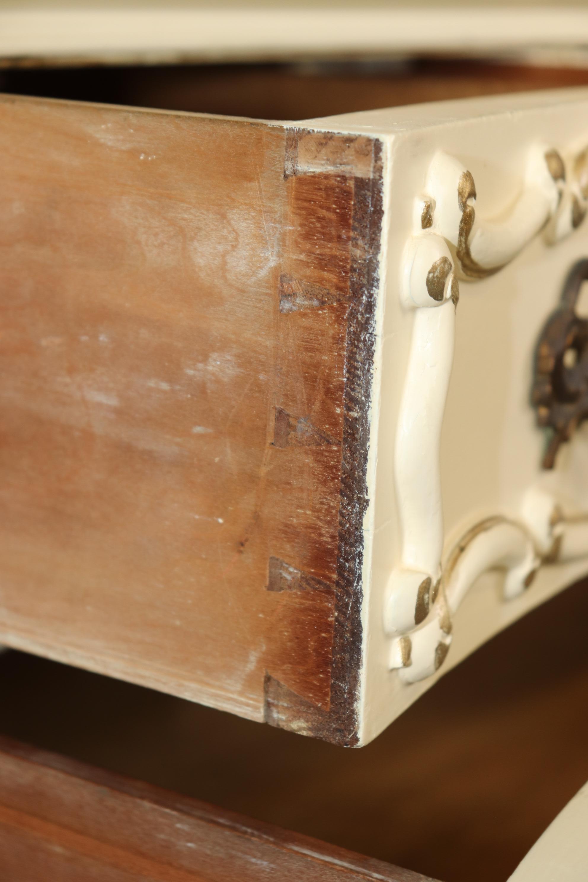 Transitional French Louis XV Art Nouveau Figural Painted Dresser with Mirror For Sale 2