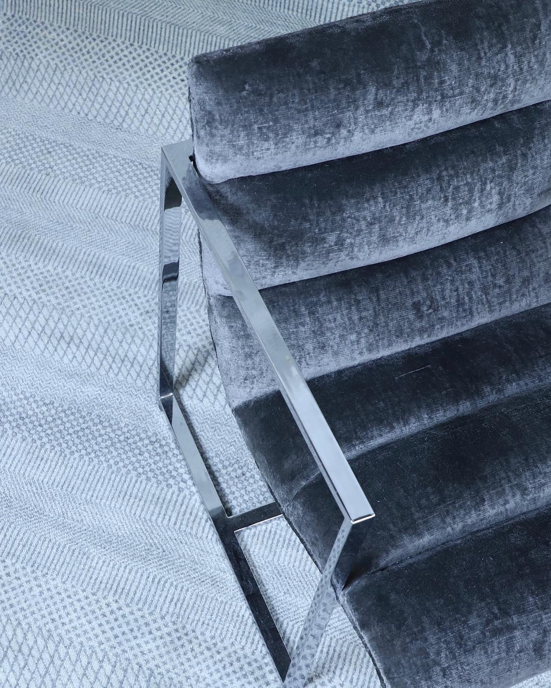 Übergangsteppich in Grau mit minimalistischem Stil, Contemporary Bauhaus Design (21. Jahrhundert und zeitgenössisch) im Angebot