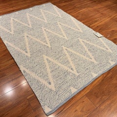 Serapi Rug Gallery’s 4'x6' Hand-Knotted Wool Elements Transitional Area Rug