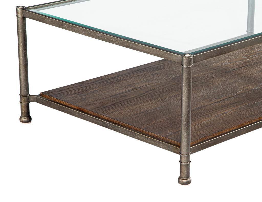 XXIe siècle et contemporain Table basse industrielle transitionnelle à 2 niveaux en métal avec base en Oak en vente