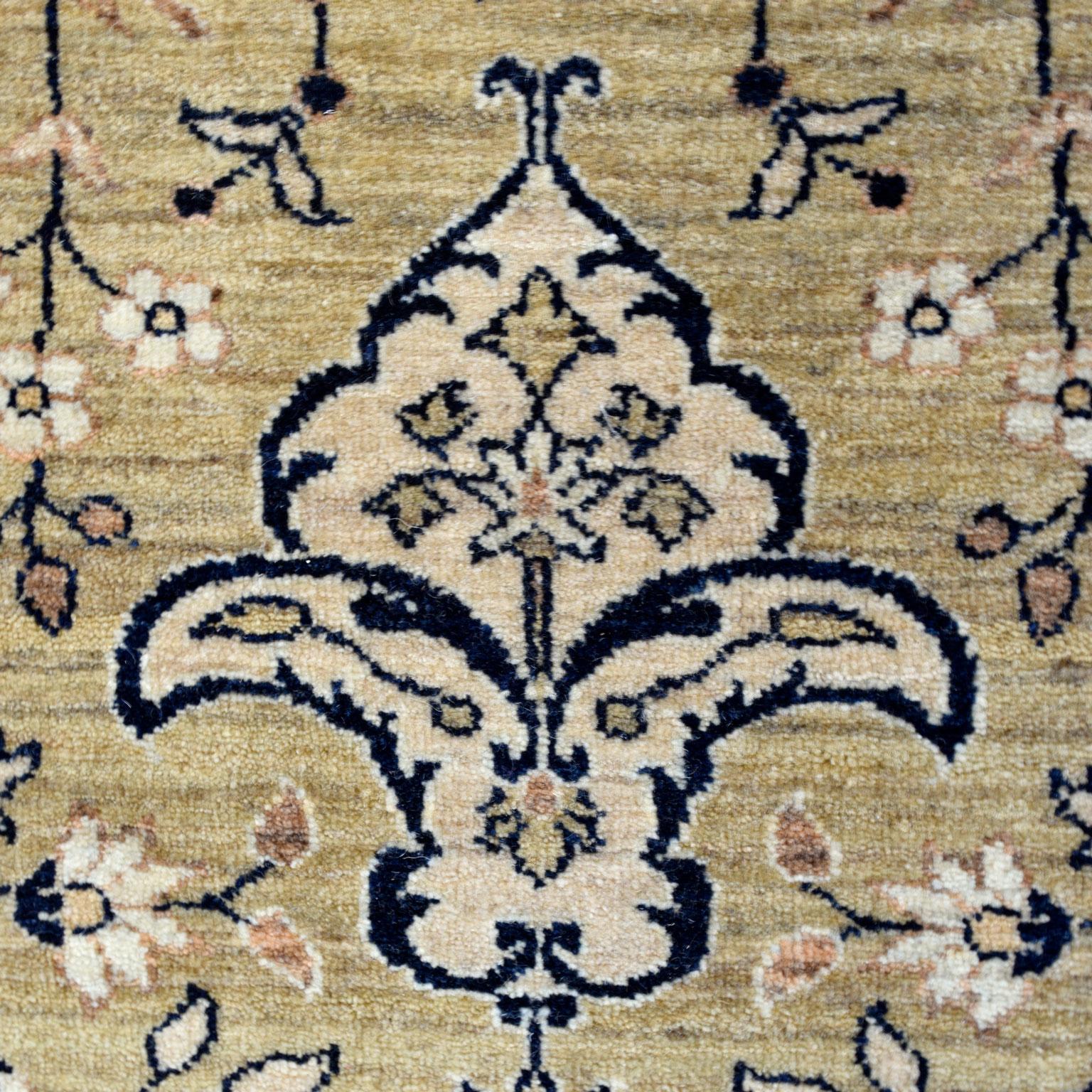 Transitional Ivory Mohtashan Kashan Wool Persian Carpet, Hand-Knotted, 9' x 12' For Sale 6