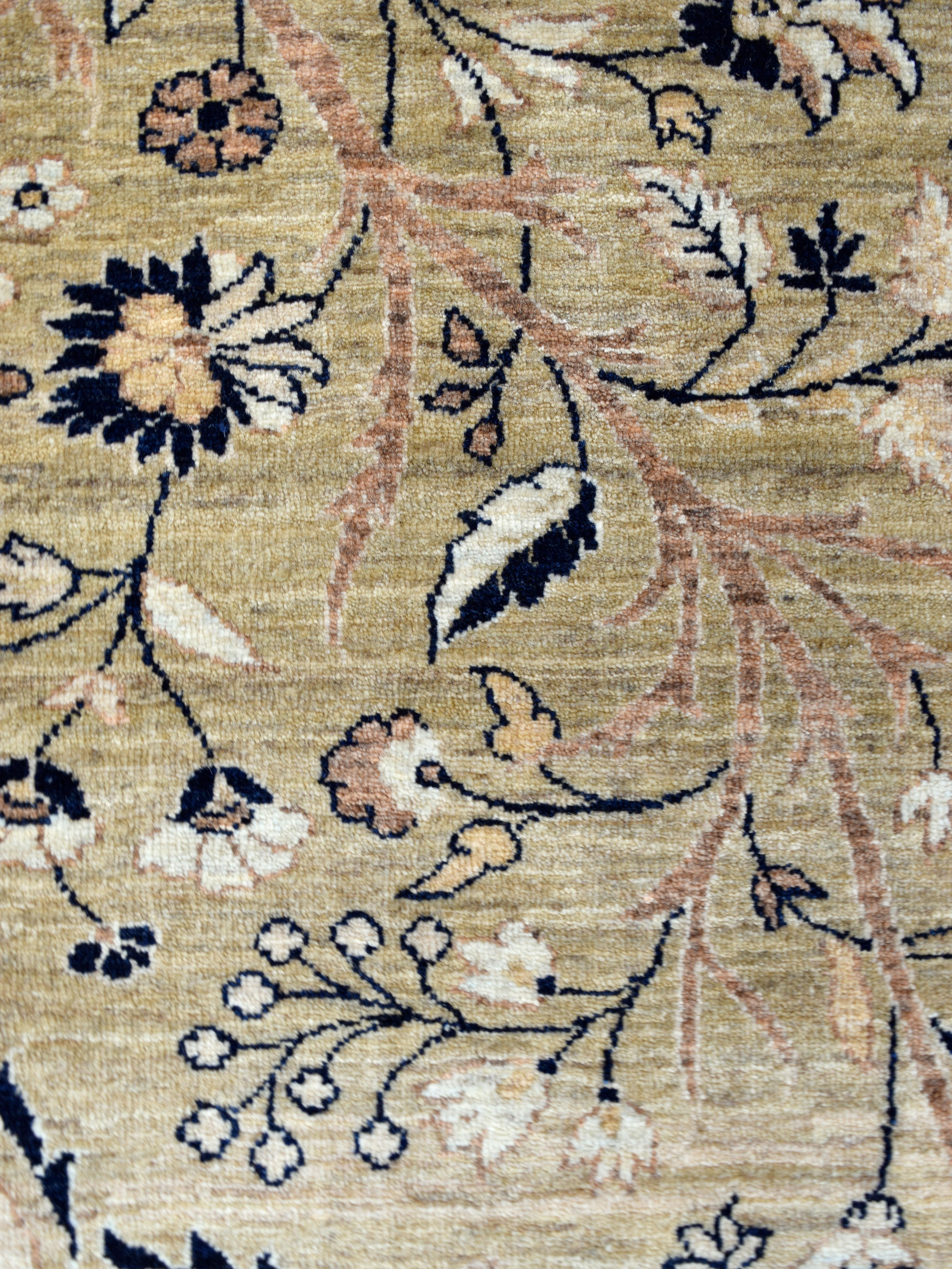 Tintura vegetale Tappeto persiano Transitional Ivory Mohtashan Kashan Wool, annodato a mano, 9' x 12' in vendita