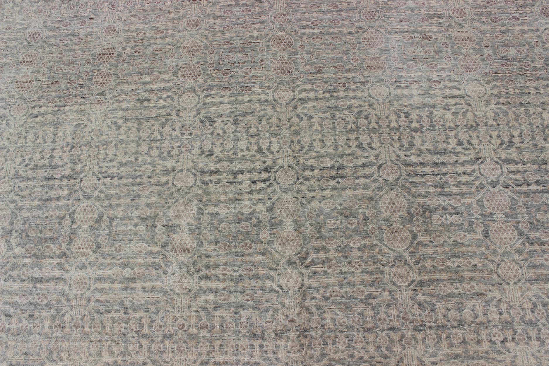 Tappeto di transizione Khotan Pomegranate Design di Keivan Woven Arts Keivan Woven Arts / tappeto KOL-69237 paese d'origine / tipo: Afghanistan / Khotan. 
Misure: 8'11 x 12'2 
Questo Khotan di transizione presenta un disegno a melograno all-over