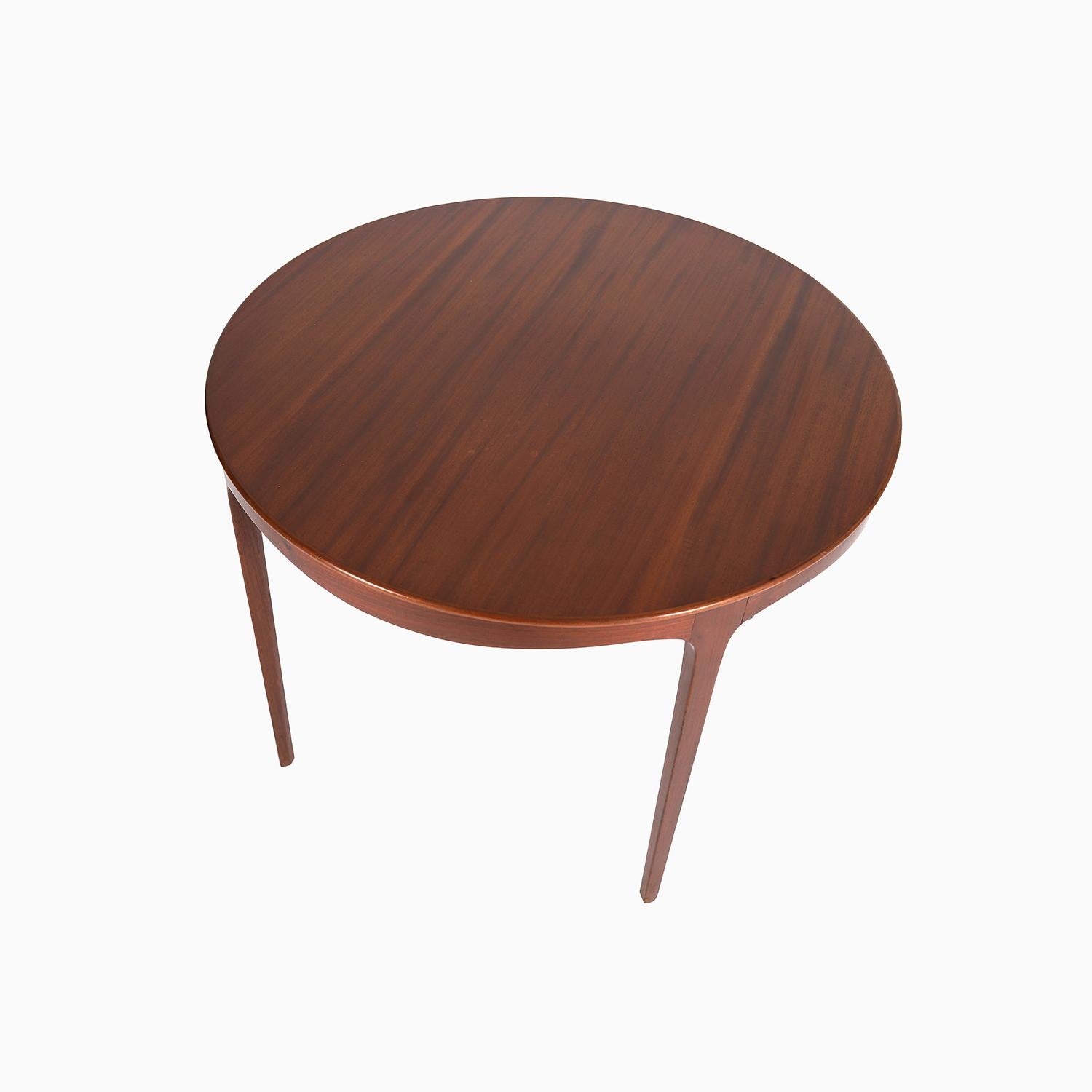 Danois Table basse scandinave moderne et transitionnelle d'Ole Wanscher en vente