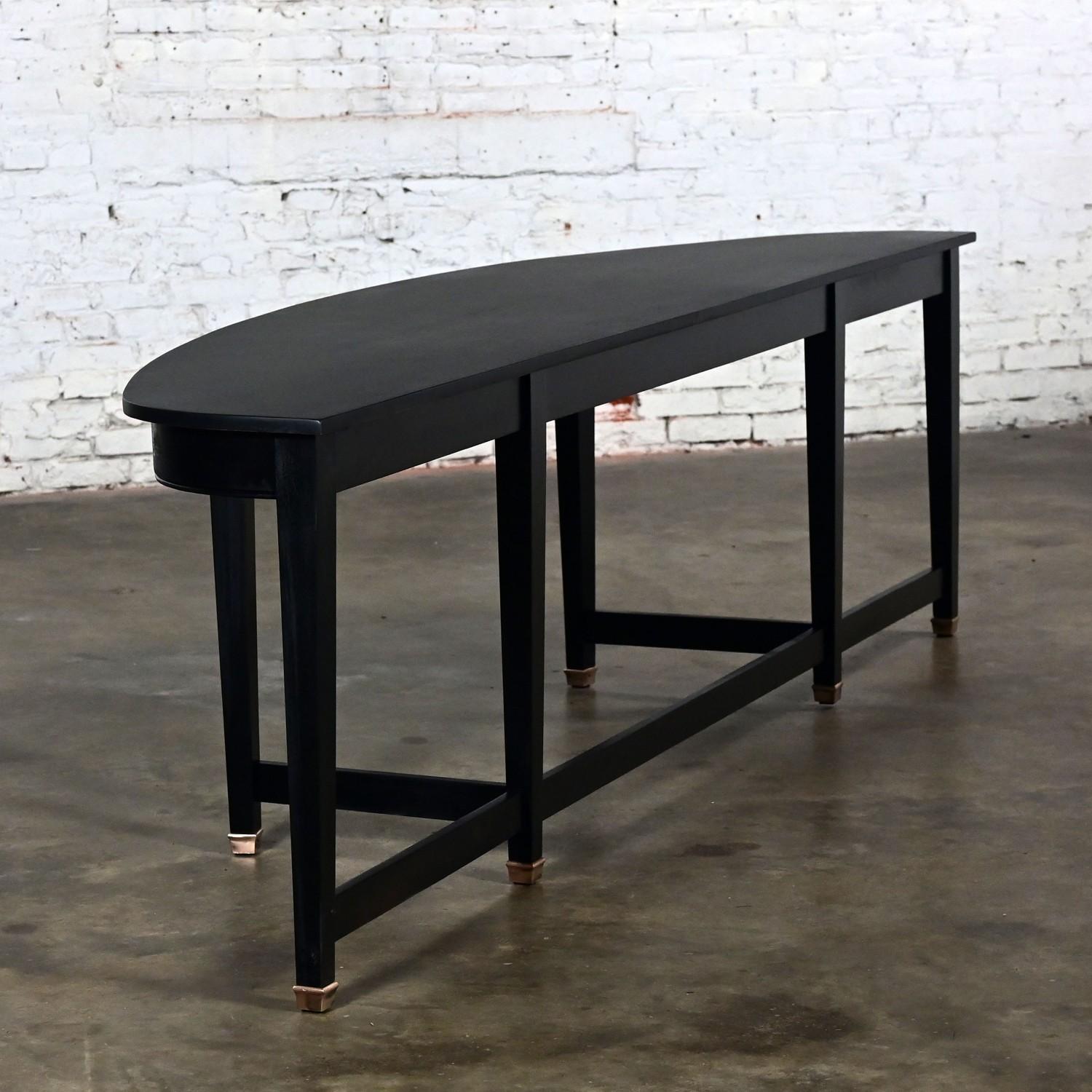 Table console Demilune en acajou monumental transitionnel Finition peinte en noir en vente 3