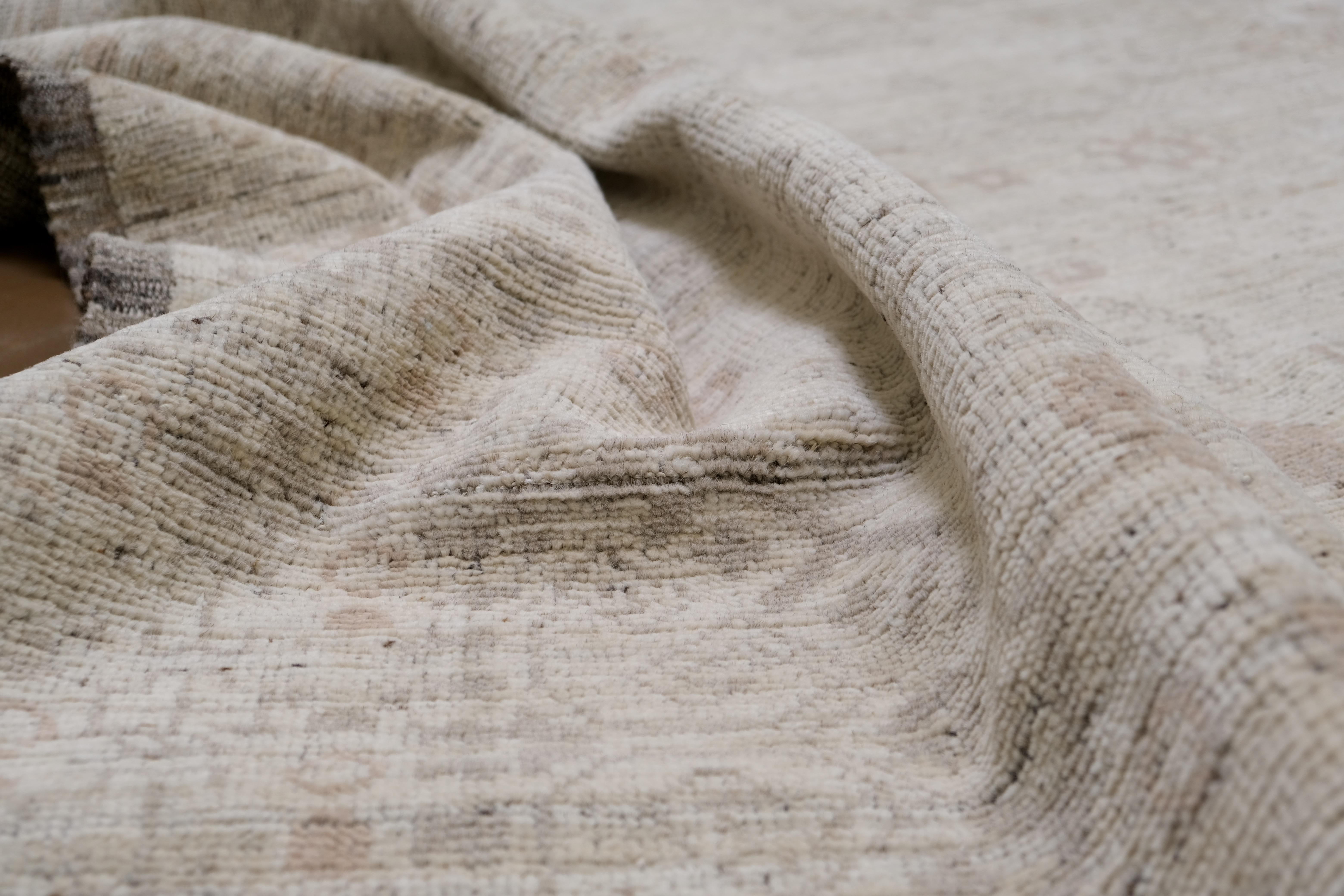 Transitional Neutral Tonal Wollteppich 8'5''x9'6'' (Pakistanisch) im Angebot