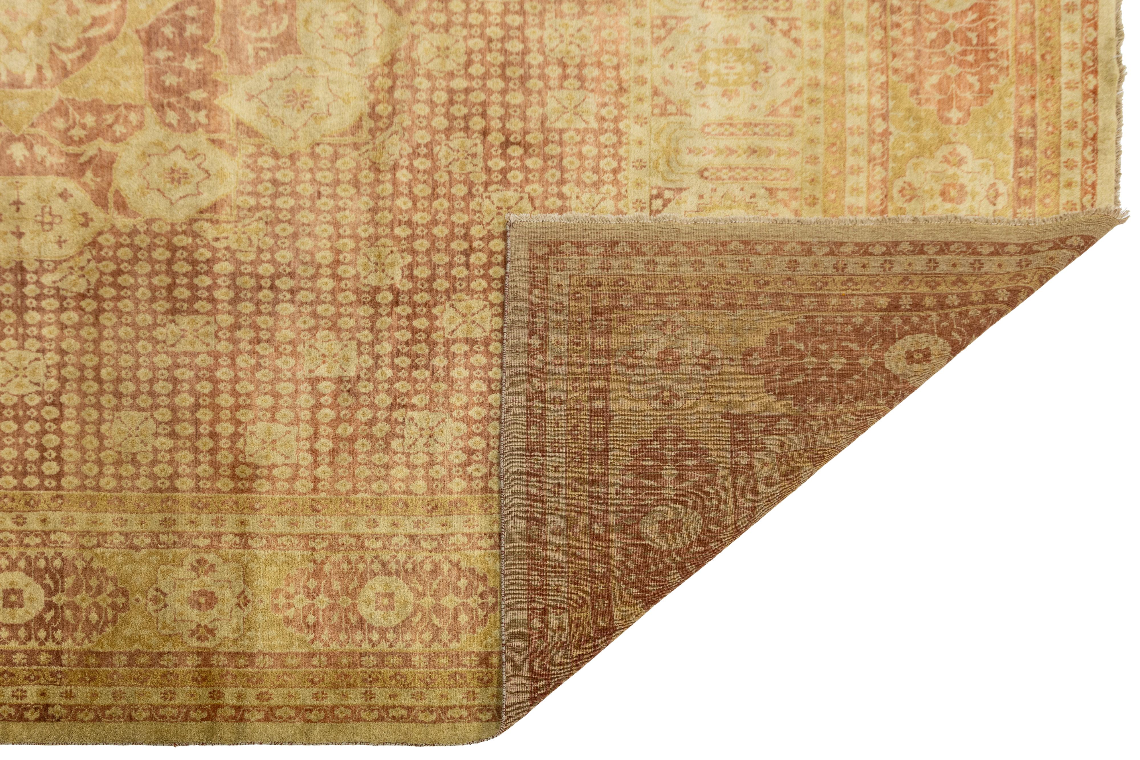 Pakistanais Tapis transitionnel en laine de style Oushak, fait à la main en Terracota, avec motifs de médaillons en vente