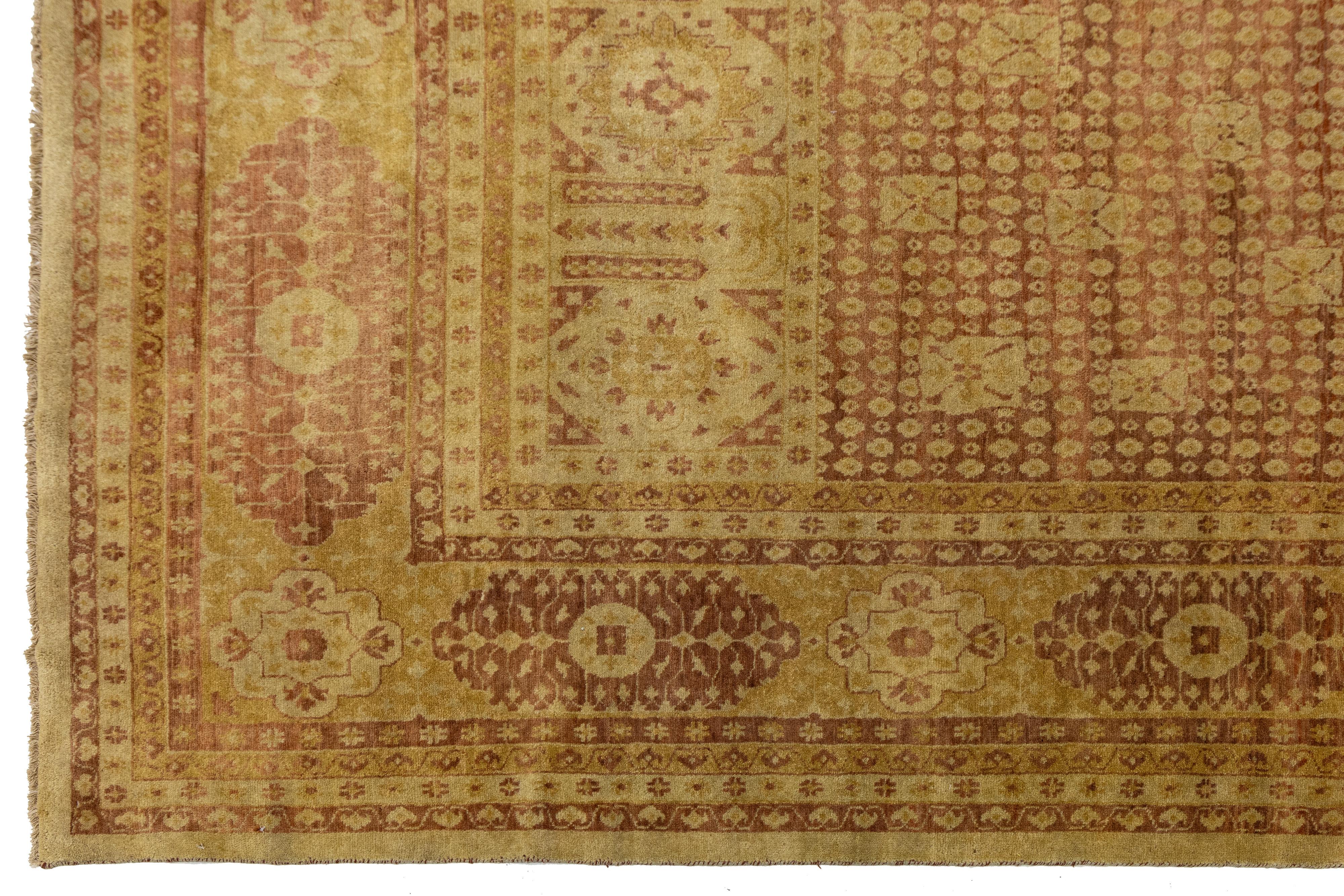 XXIe siècle et contemporain Tapis transitionnel en laine de style Oushak, fait à la main en Terracota, avec motifs de médaillons en vente