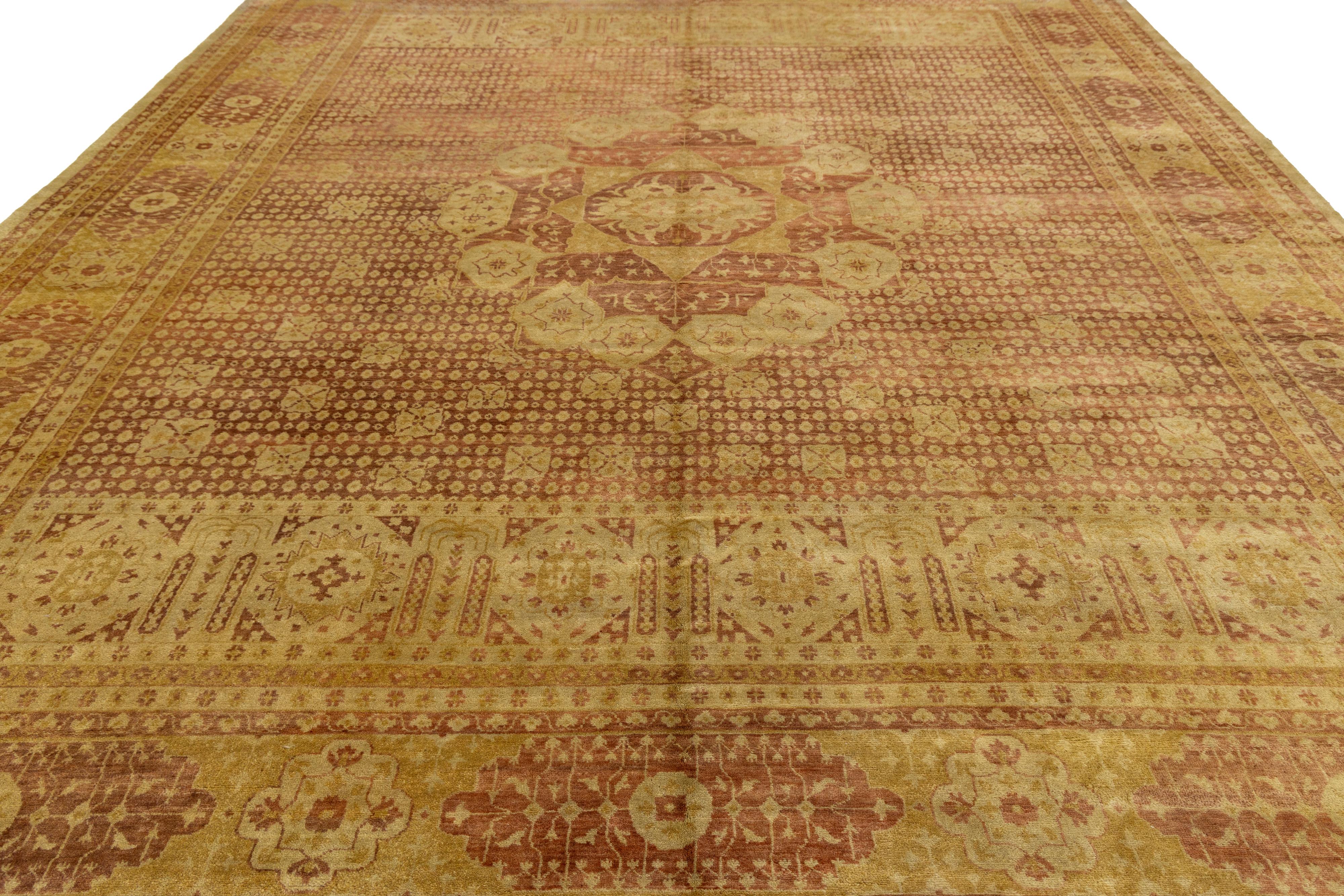 Laine Tapis transitionnel en laine de style Oushak, fait à la main en Terracota, avec motifs de médaillons en vente