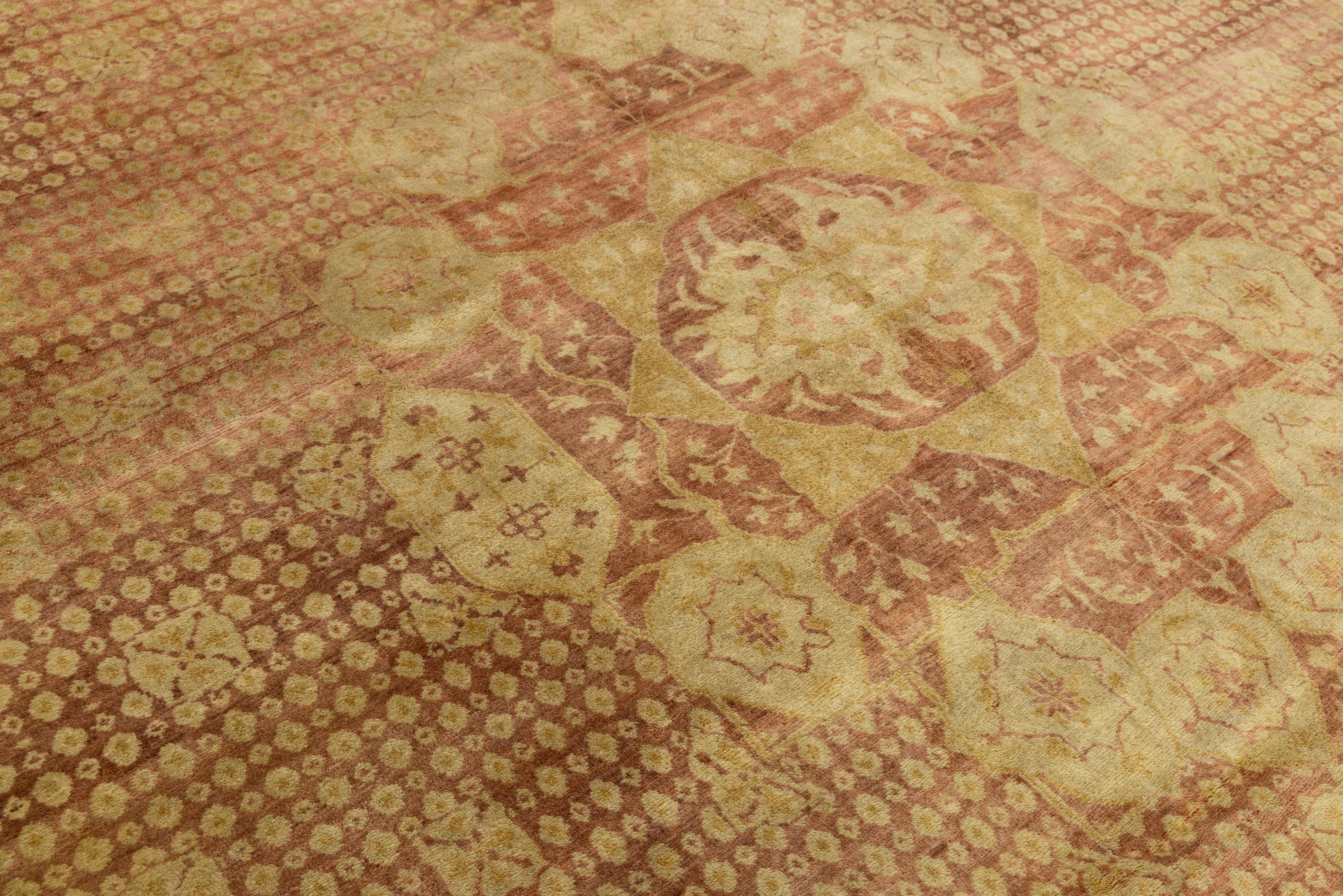 Tapis transitionnel en laine de style Oushak, fait à la main en Terracota, avec motifs de médaillons en vente 1