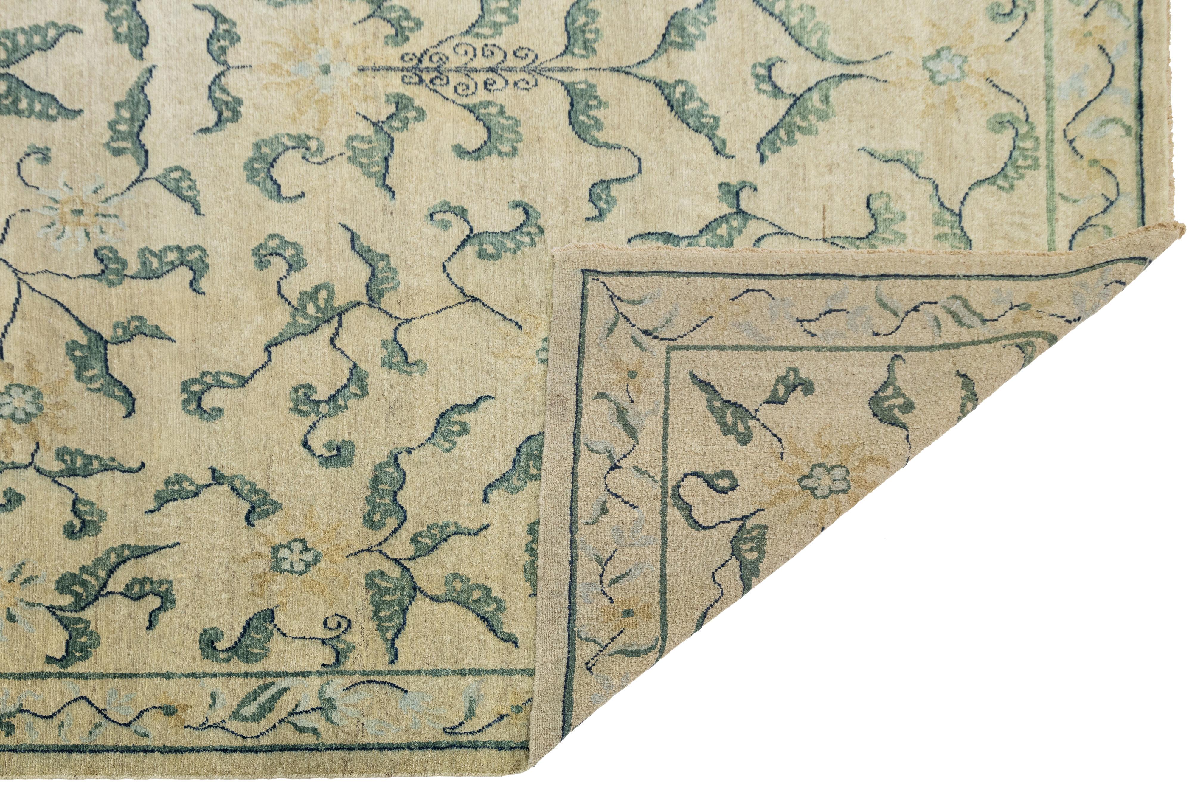 Alfombra Transicional De Lana Sobredimensionada Hecha A Mano En Beige Con Diseño Allover Moderno en venta