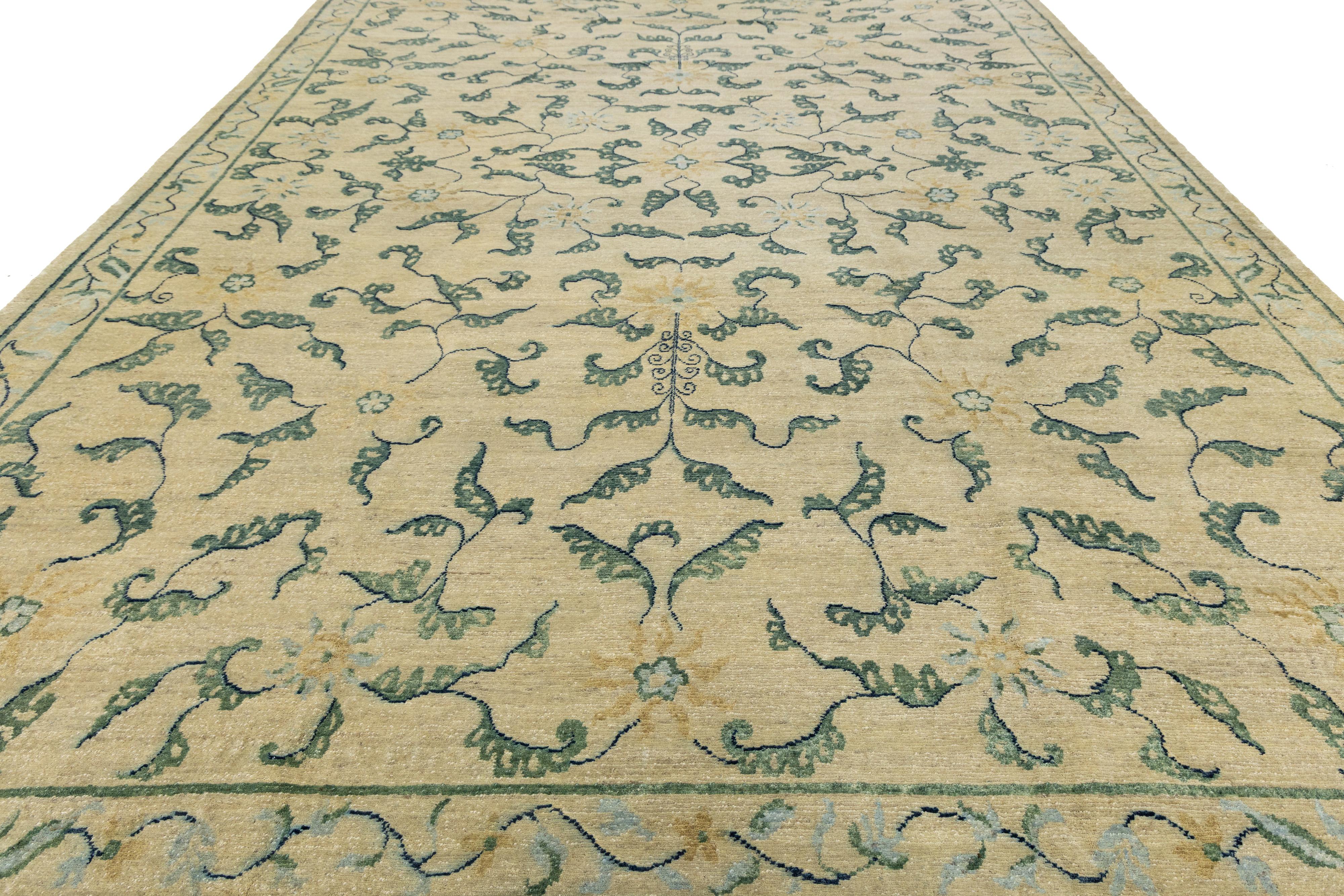 Alfombra Transicional De Lana Sobredimensionada Hecha A Mano En Beige Con Diseño Allover en venta 1