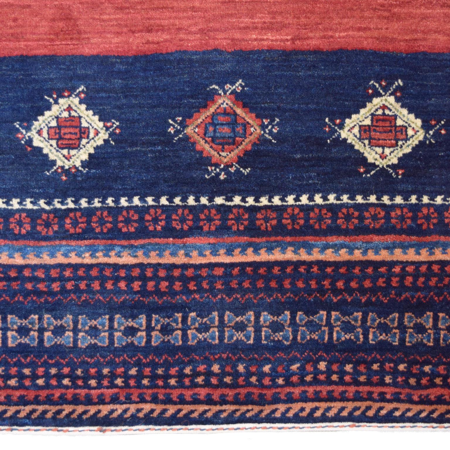 Hand-Knotted Wool Persian Qashqai Tribal Rug, Red, Green, Indigo, Cream, 4’ x 6’ In New Condition For Sale In New York, NY