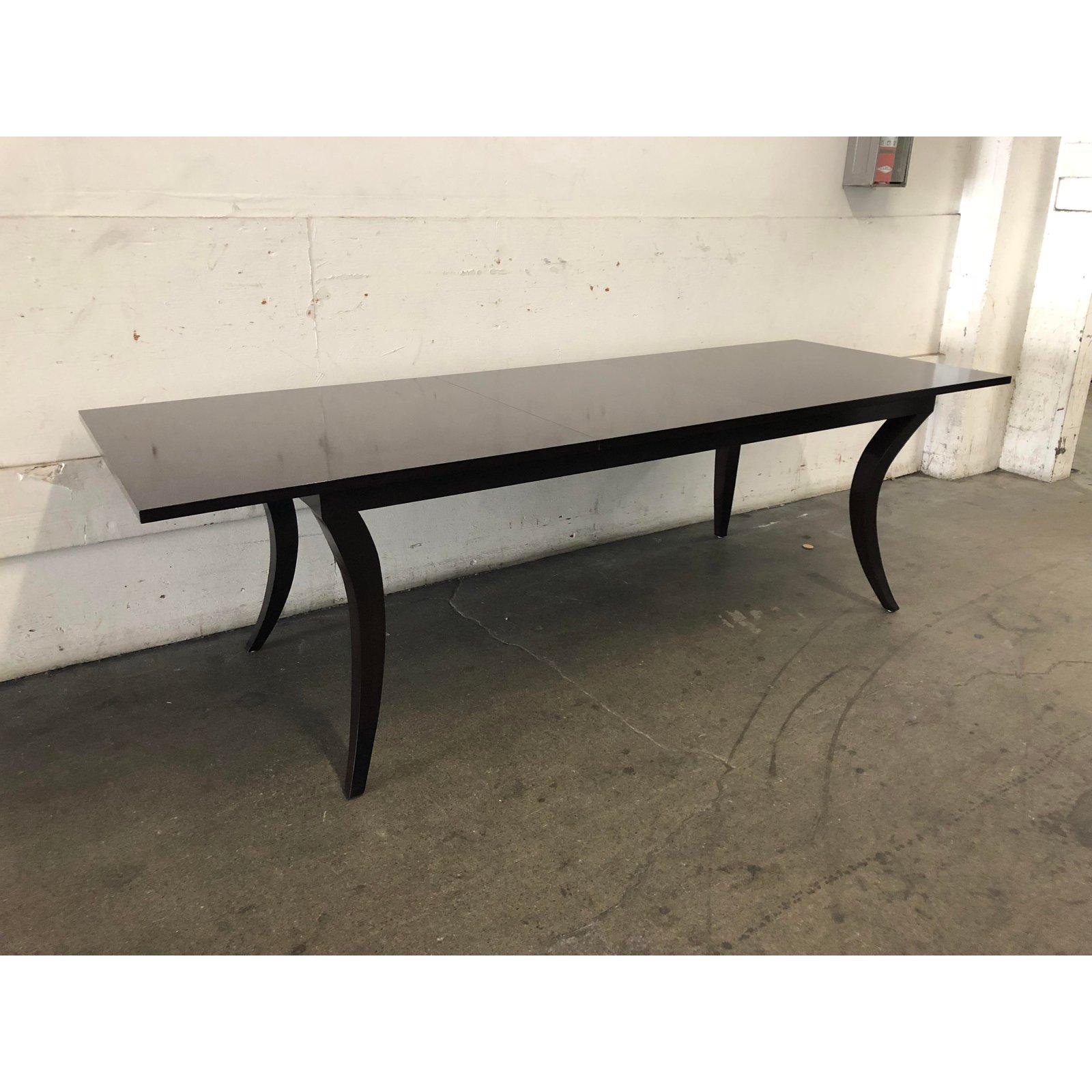 Transitional Sabre Leg Dining Table In Good Condition For Sale In San Francisco, CA